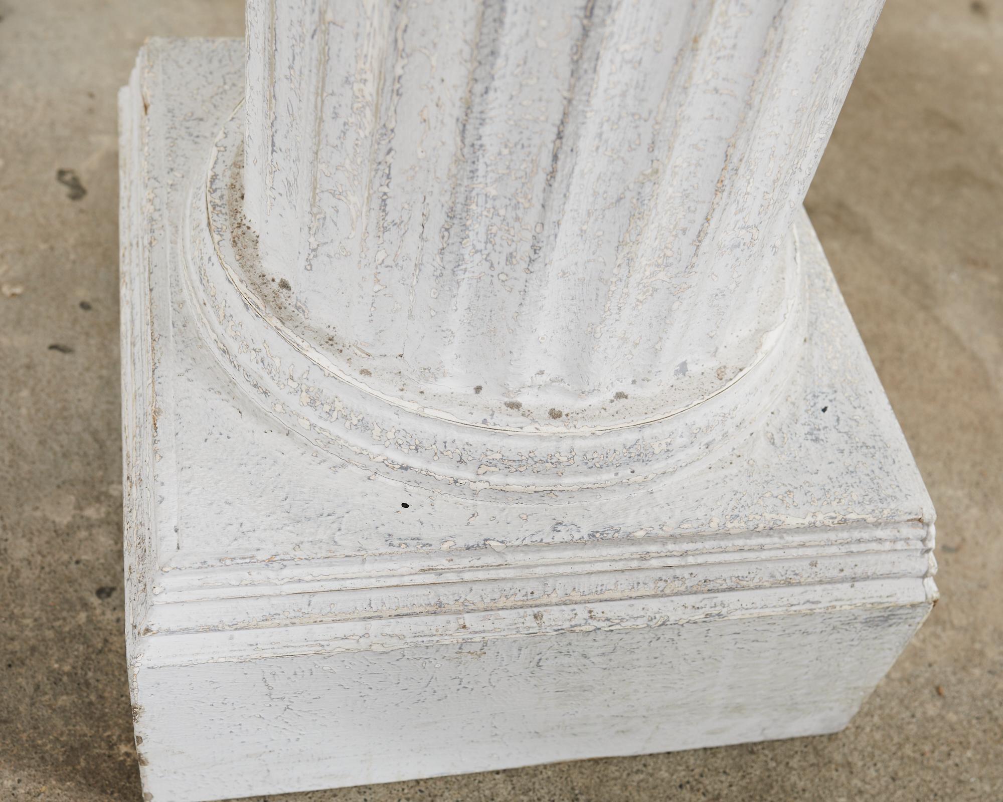 Set von sechs geriffelten Zinksäulen im neoklassischen Stil im Angebot 6