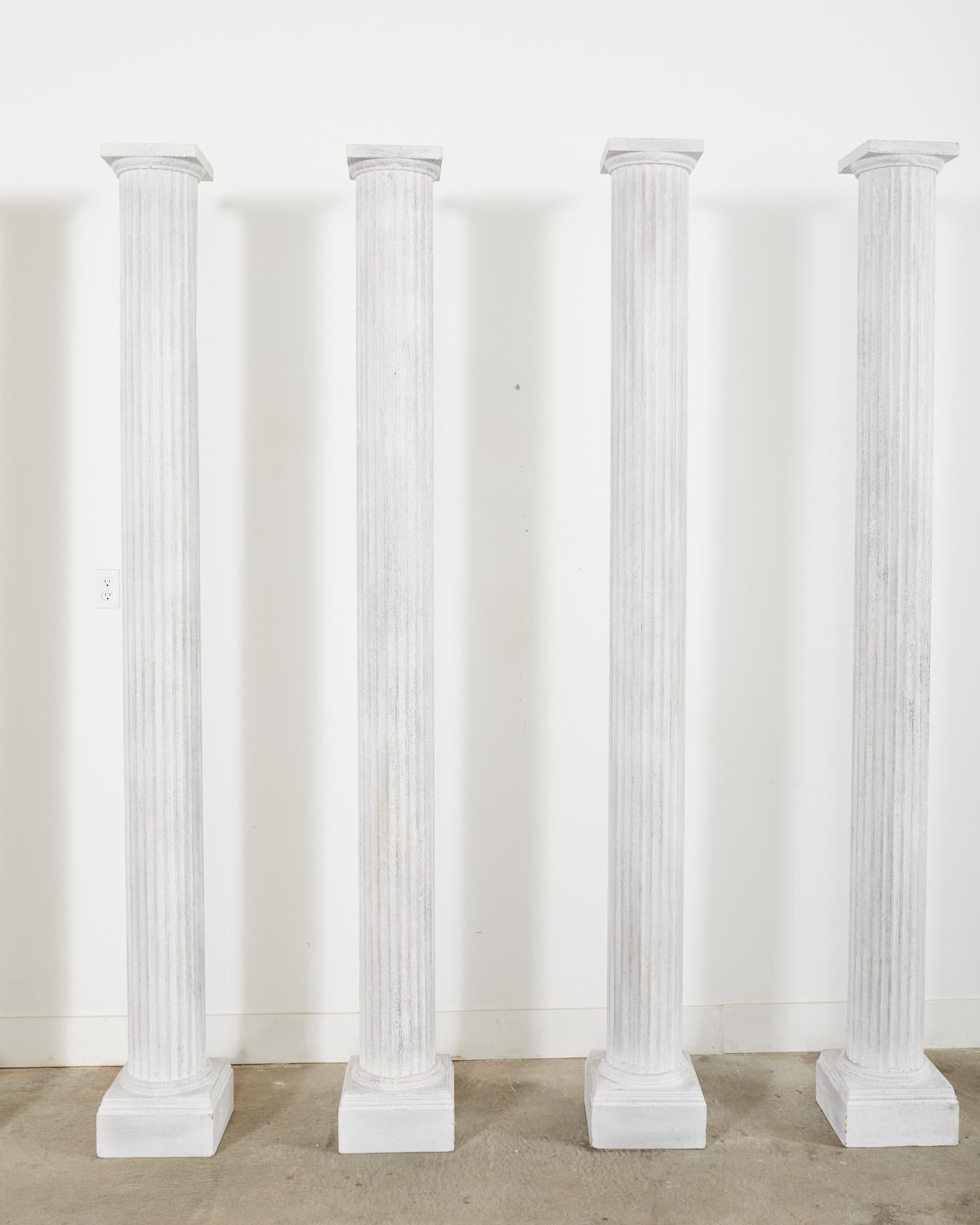 Set von sechs geriffelten Zinksäulen im neoklassischen Stil (Handgefertigt) im Angebot