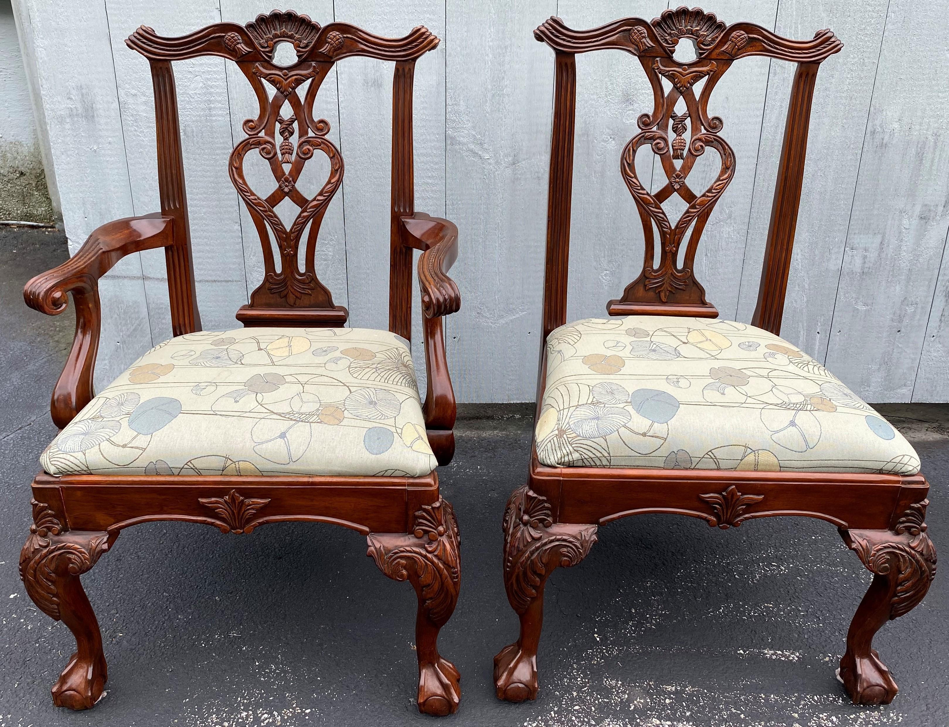 American Set of Six Nicely Carved Chippendale Style Mahogany Dining Chairs