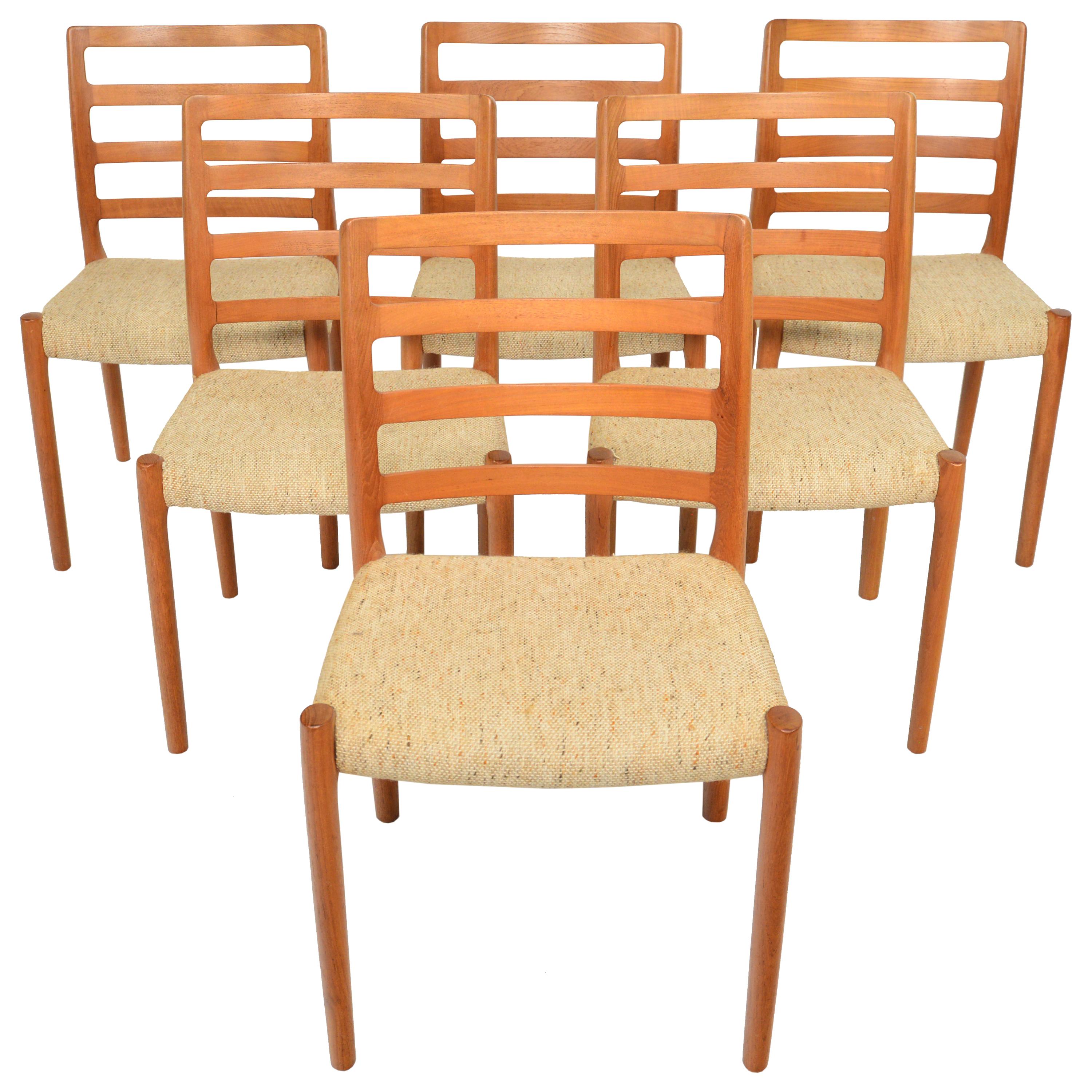 Set of Six N.O. Møller Model 85 Dining Chairs in Teak