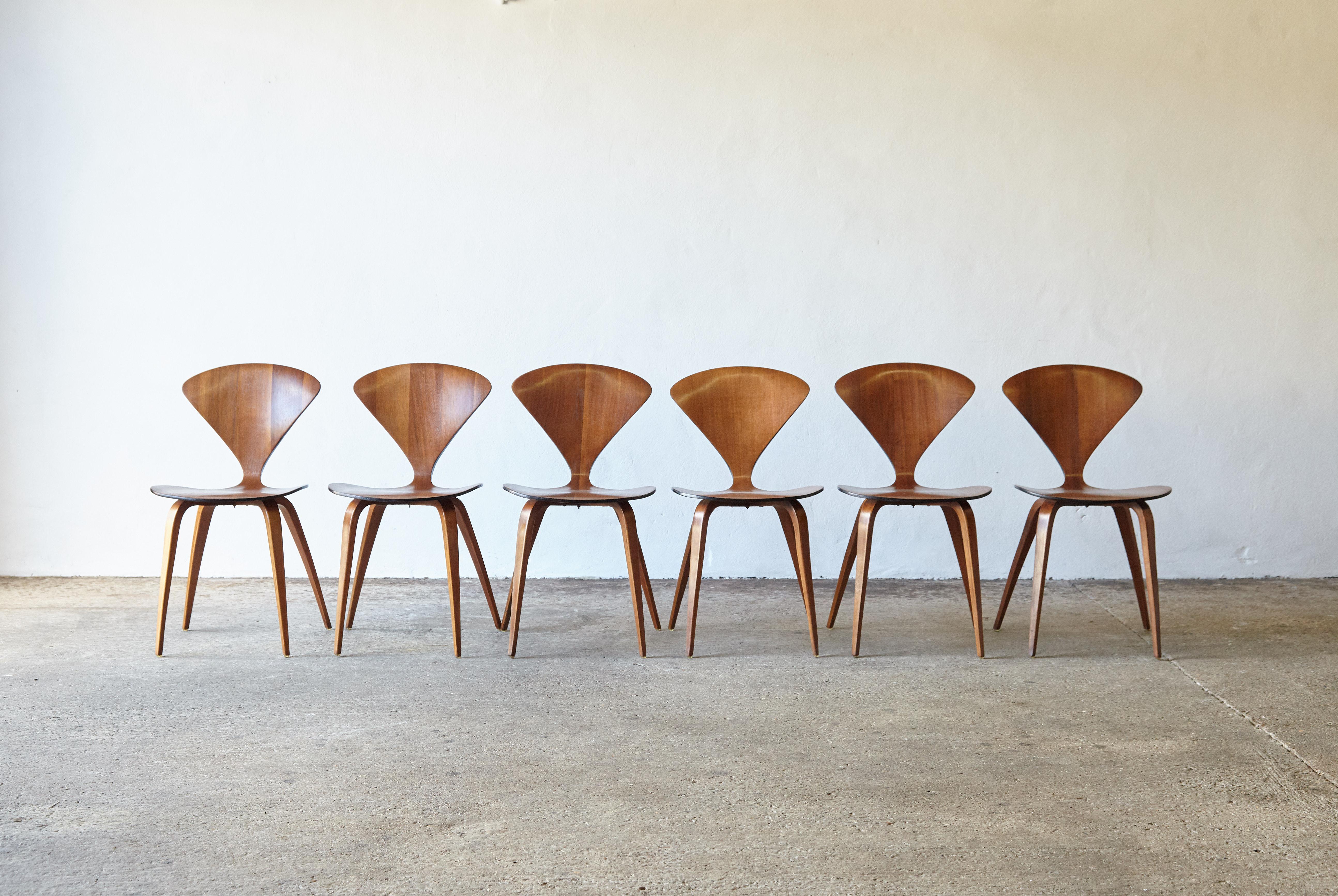 A set of six original Norman Cherner pretzel dining chairs, made by Plycraft, USA in the 1960s. Bentwood frames. In good vintage condition. With makers label.


 