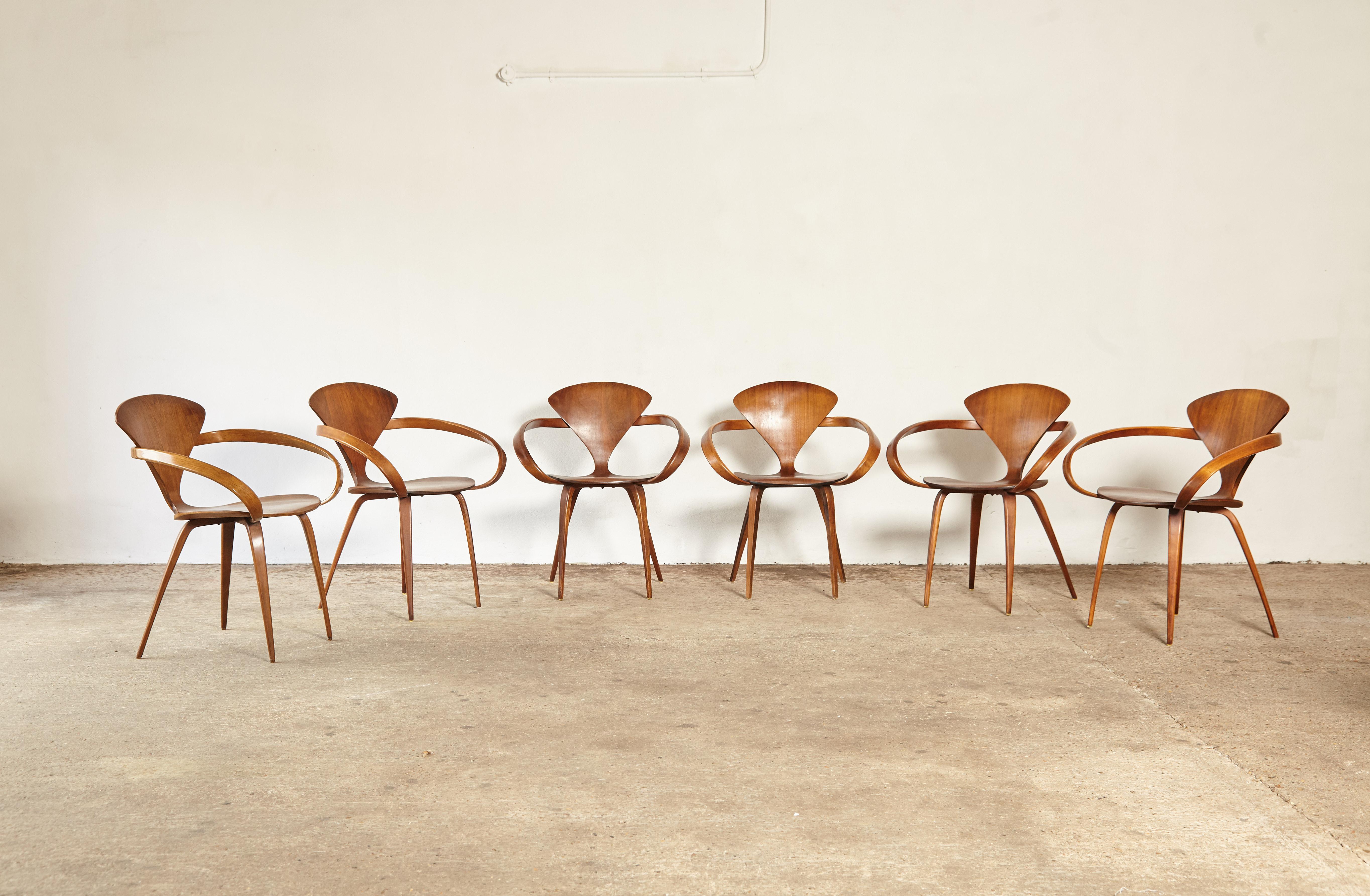 Set of Six Norman Cherner Pretzel Dining Chairs, Made by Plycraft, USA, 1960s In Good Condition In London, GB