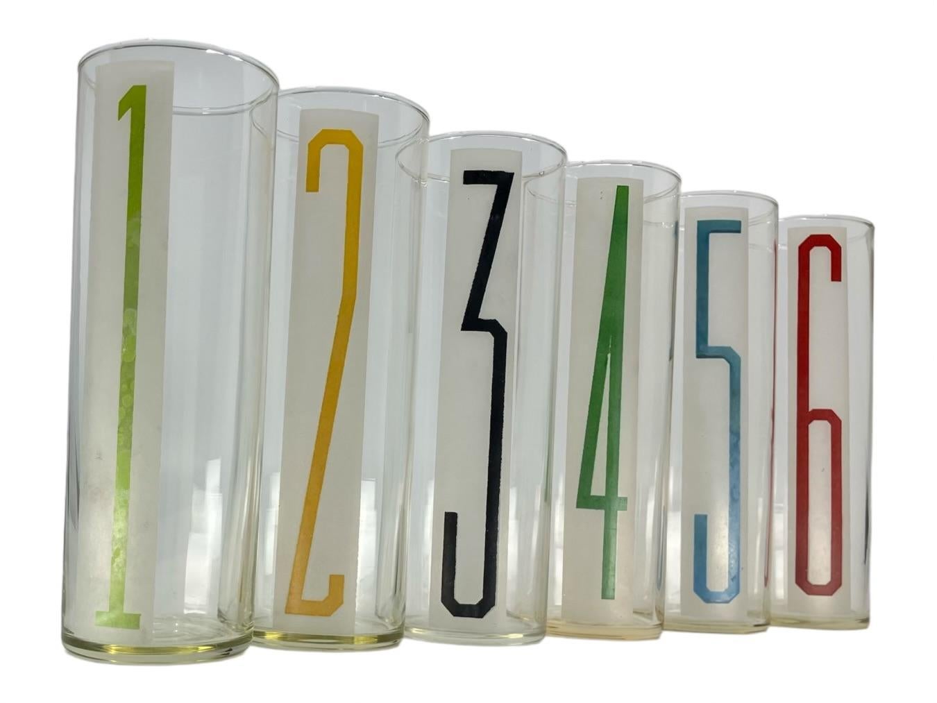 Juego de seis vasos numerados High Ball siglo XX en venta