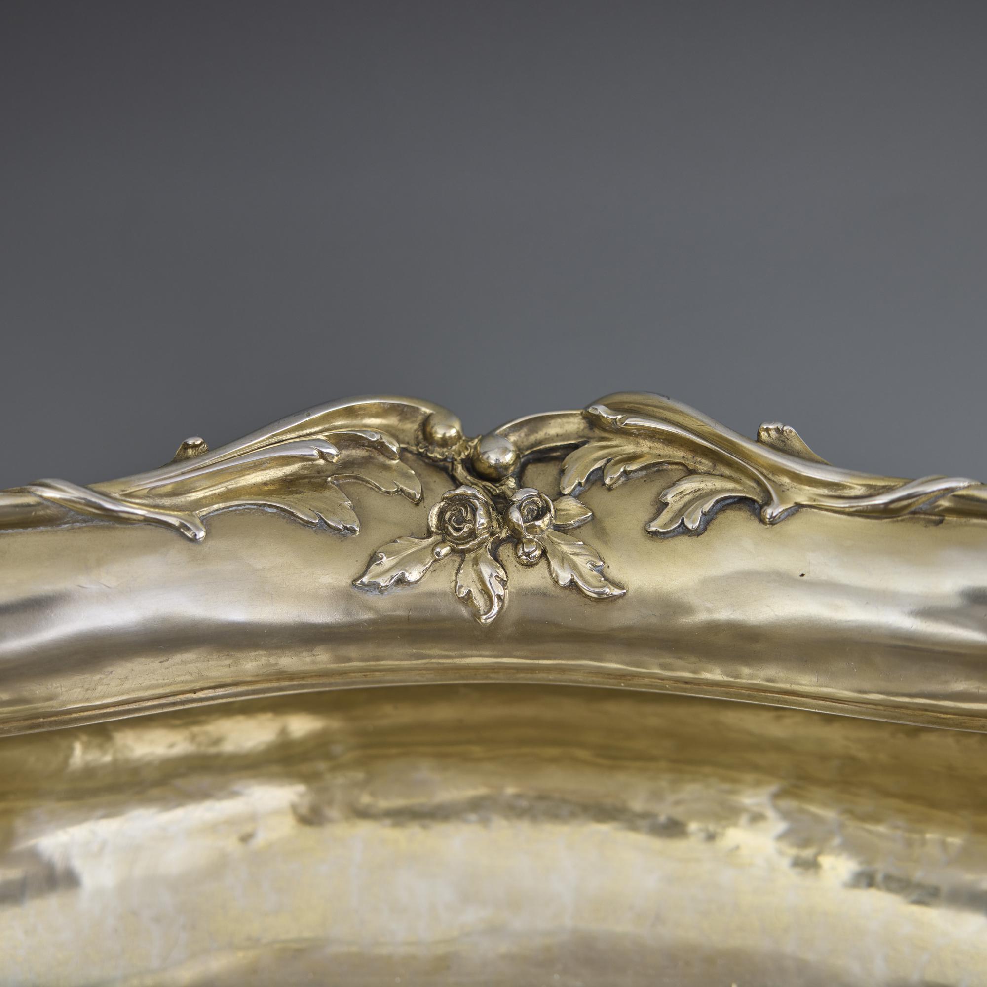 Impressive George V antique silver-gilt wine cistern For Sale 5