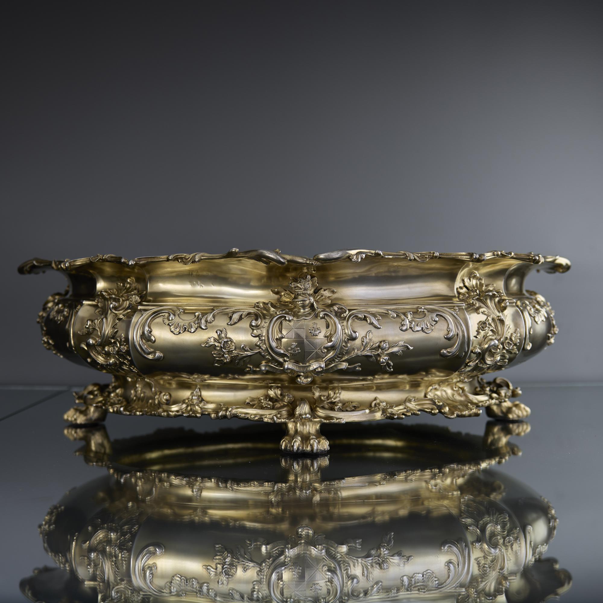 Edwardian Impressive George V antique silver-gilt wine cistern For Sale