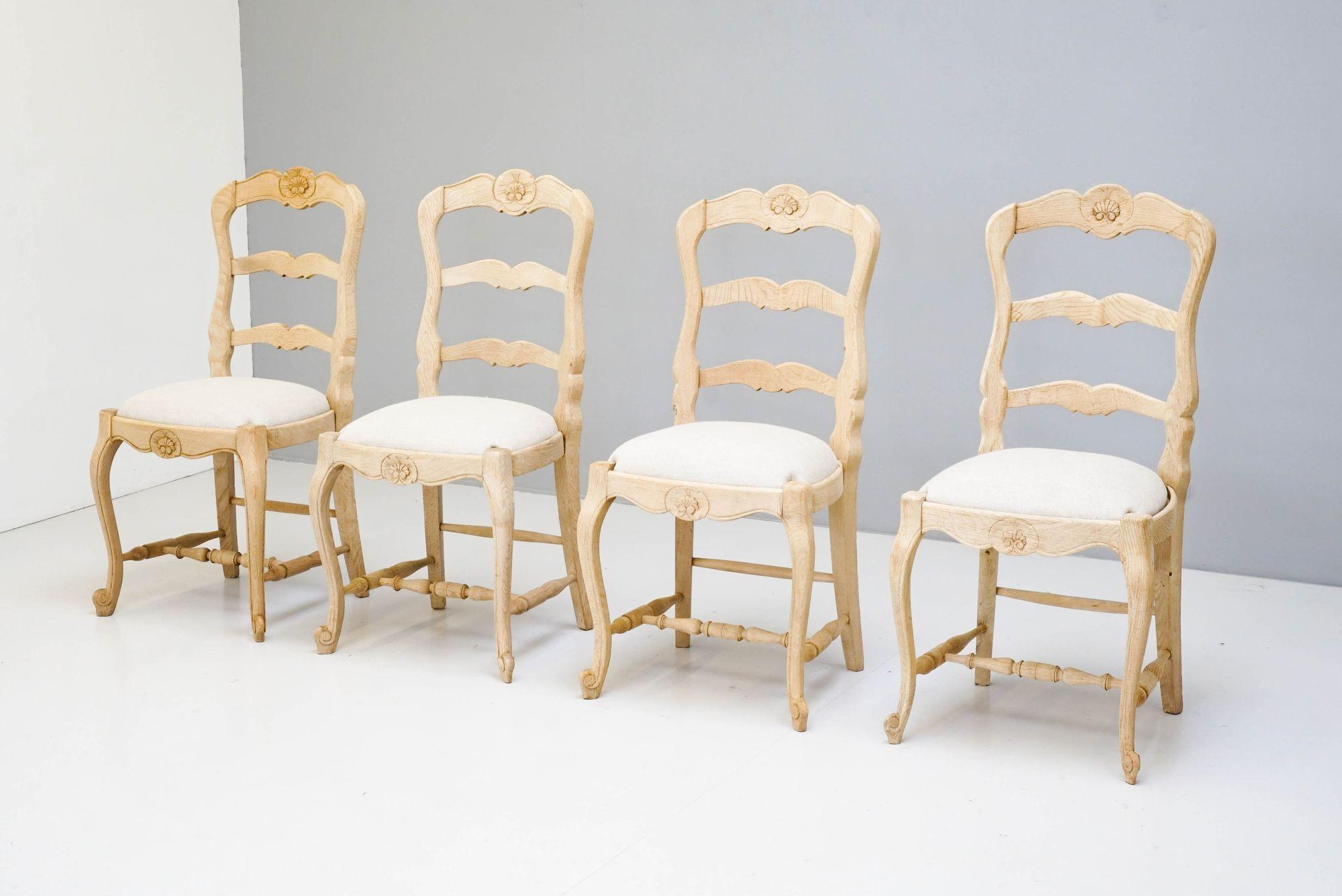 Set di sei sedie da caffè Oak In condizioni ottime in vendita a London, England