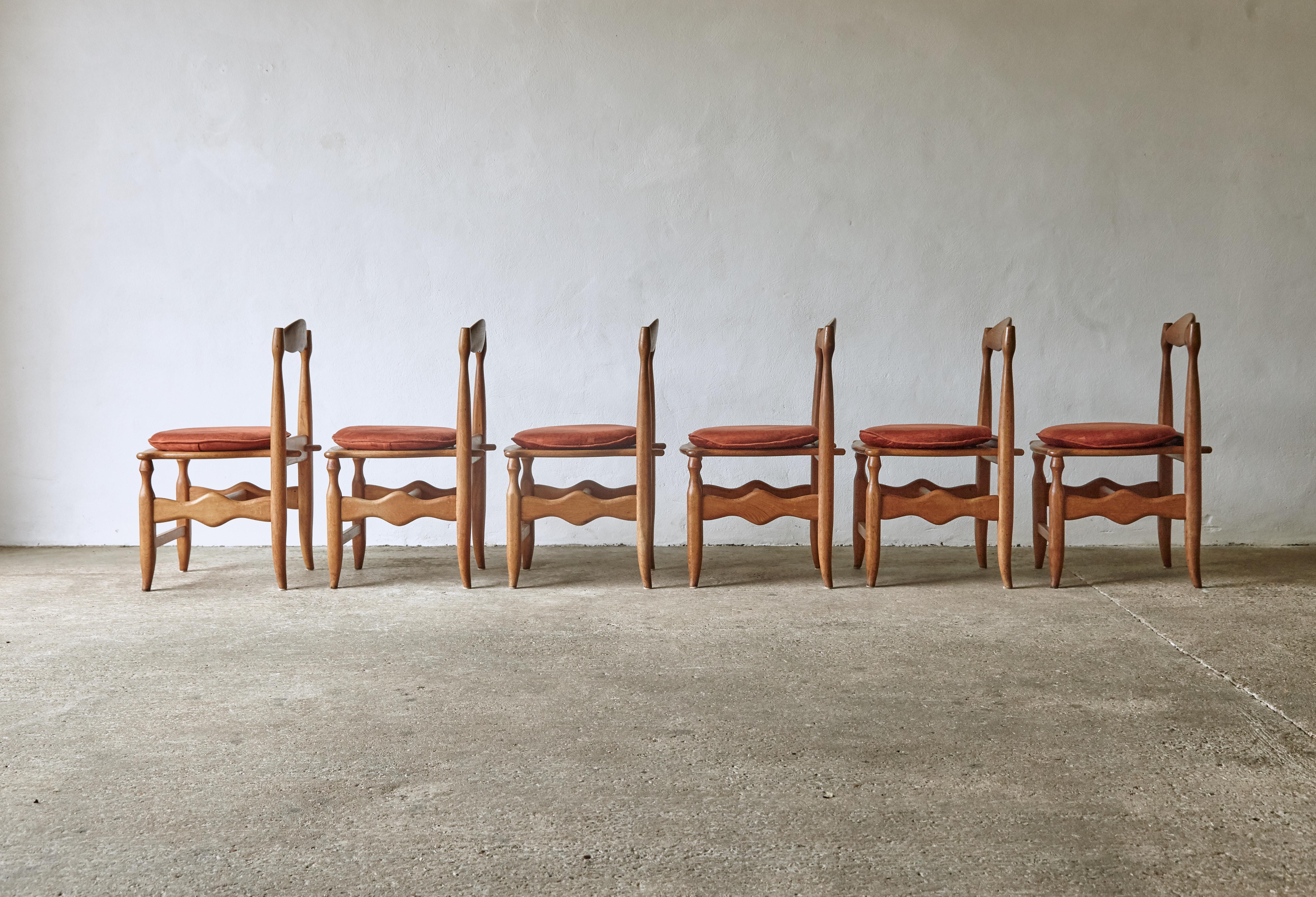 Set of Six Oak Charlotte Dining Chairs by Guillerme et Chambron, France, 1960s In Good Condition In London, GB