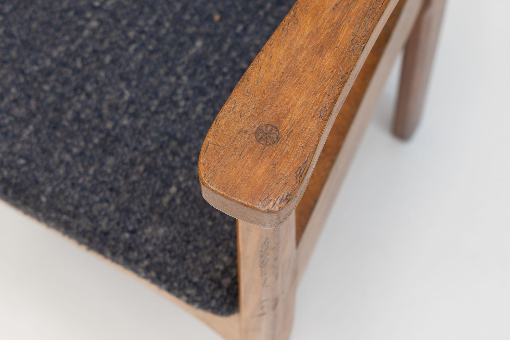 Set of Six Oak Dining Chairs im Angebot 2