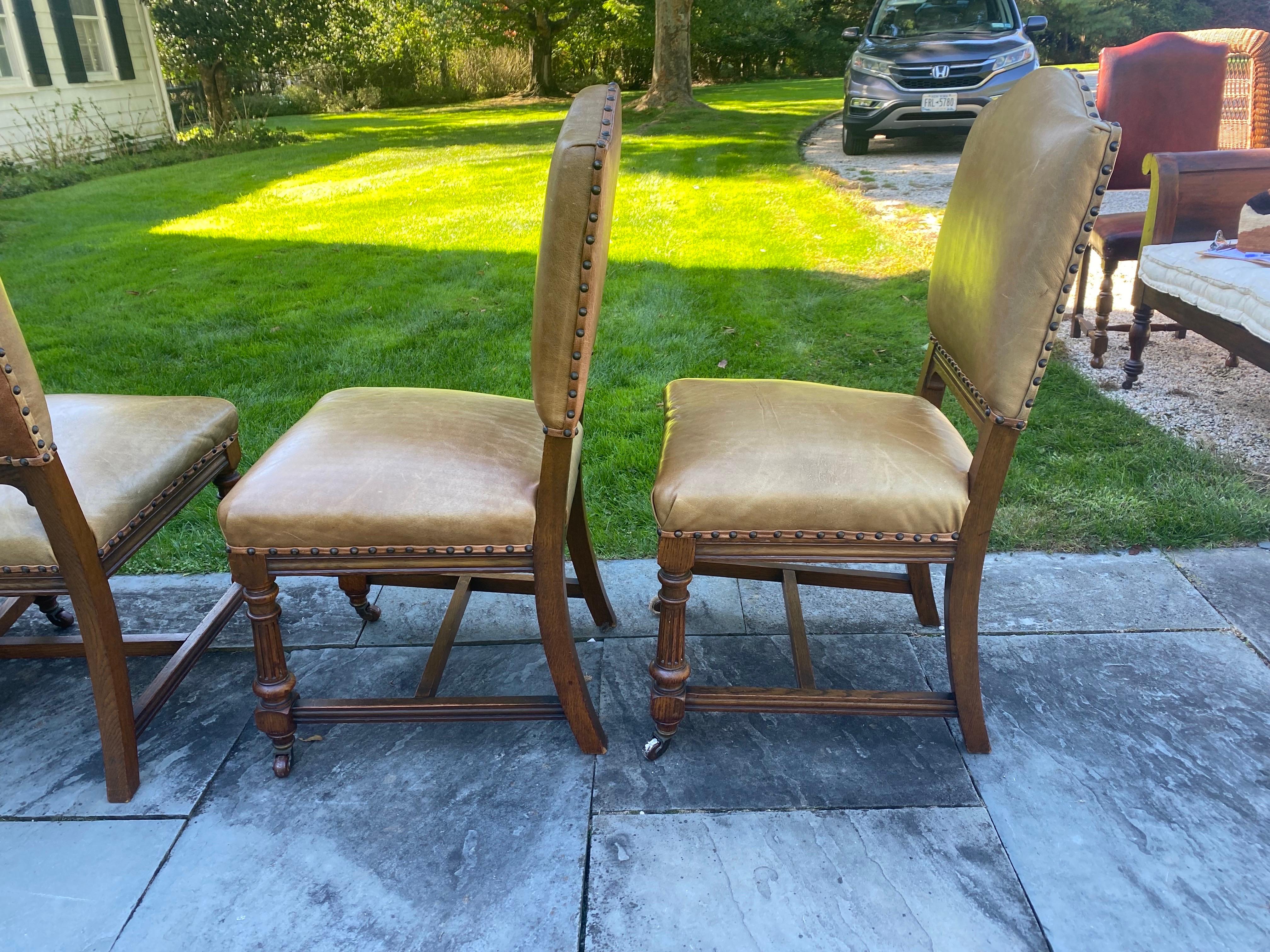 Set of Six Oak Dining Chairs with Leather Upholstery & Nailheads In Good Condition For Sale In Southampton, NY