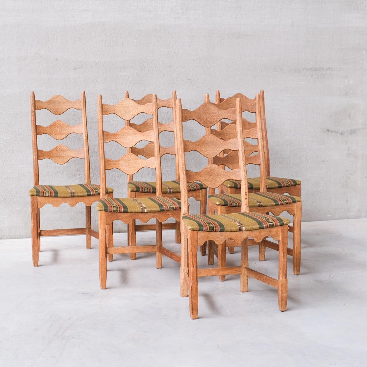 Ensemble de six chaises de salle à manger danoises du milieu du siècle dernier Henning Kjaernulf 6