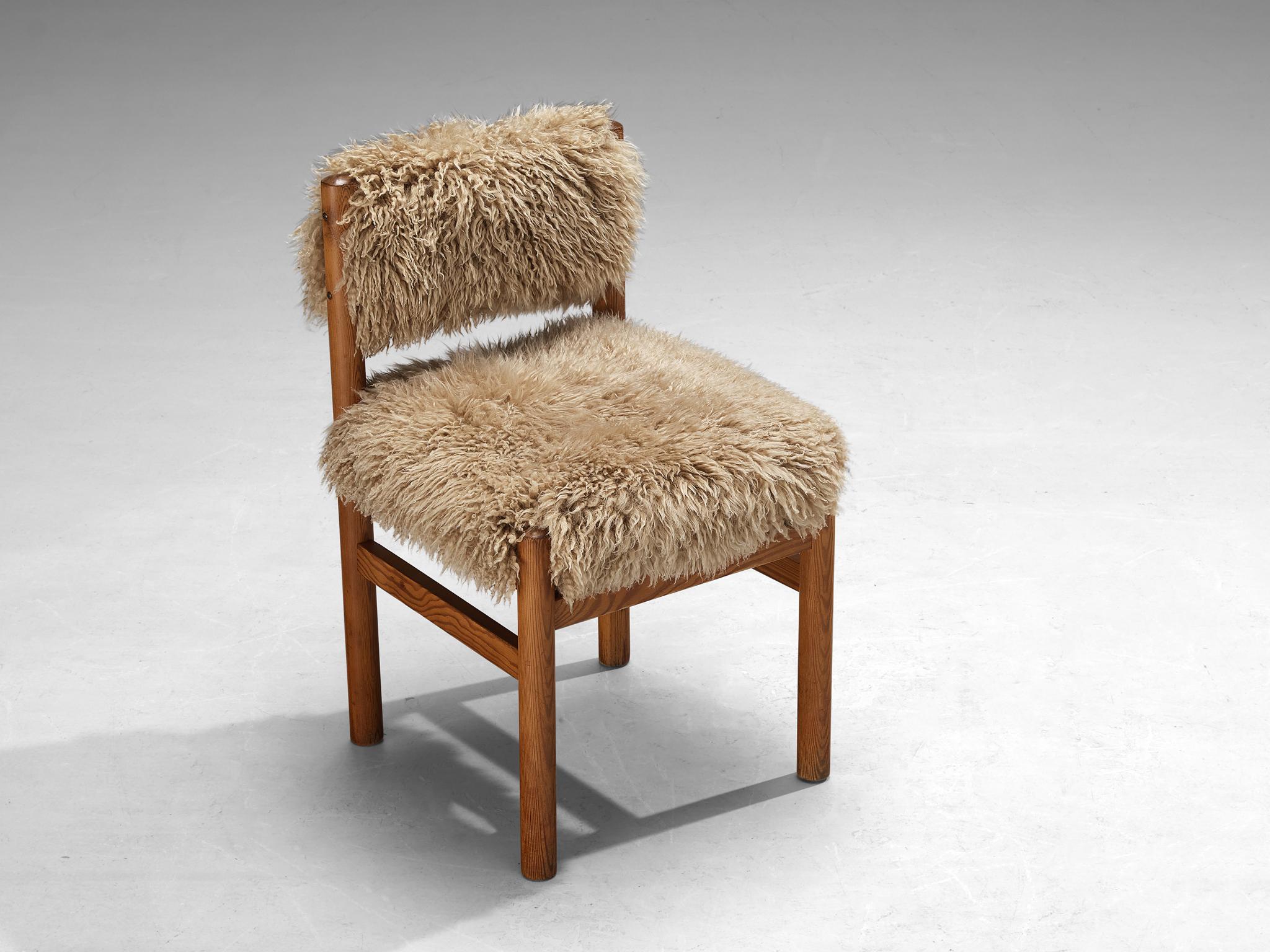 Mid-Century Modern Set of Six Dining Chairs in Pine and Sheepskin