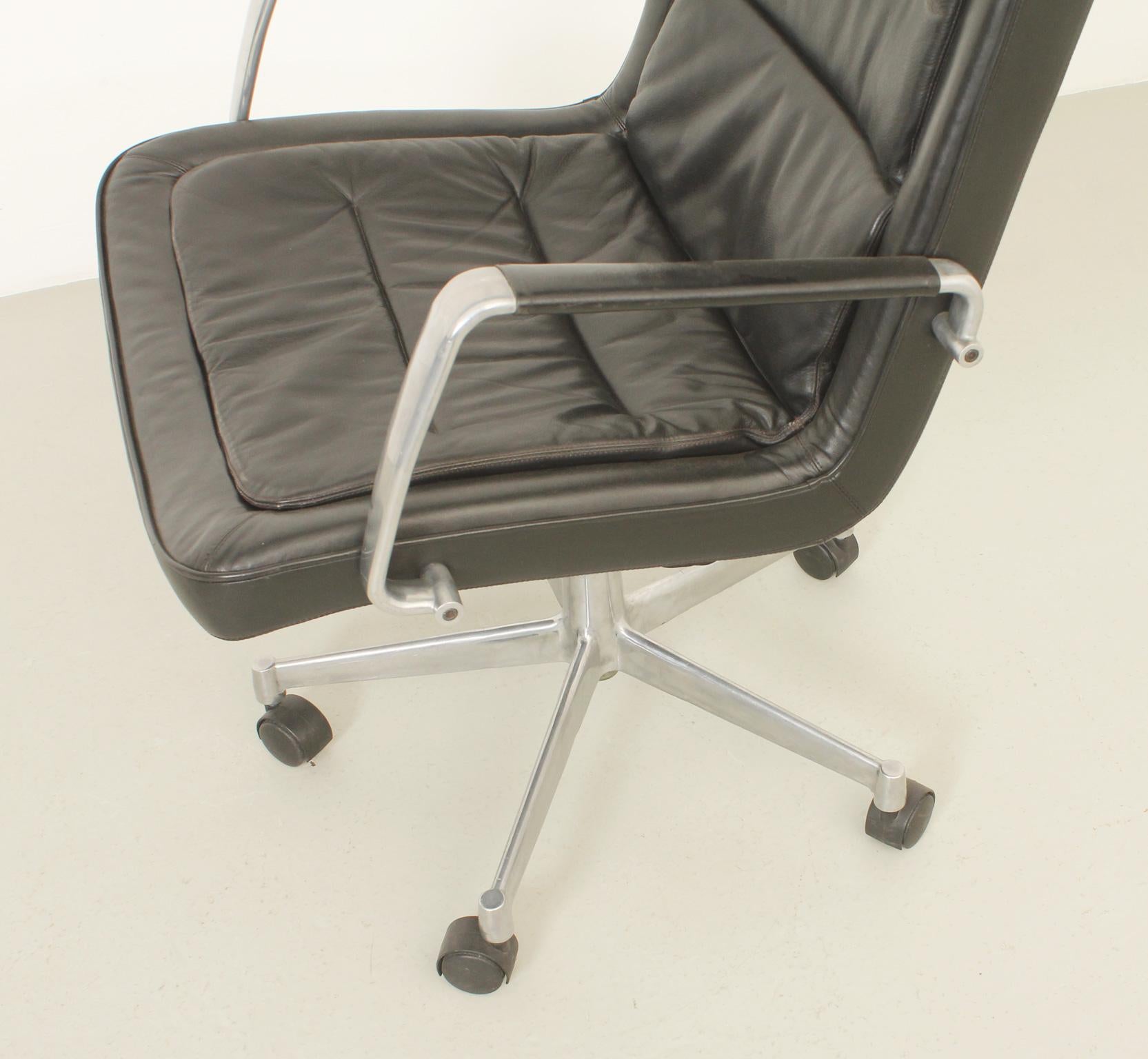 Set of Six Office Chairs by Jørgen Kastholm for Kill International, Germany For Sale 8