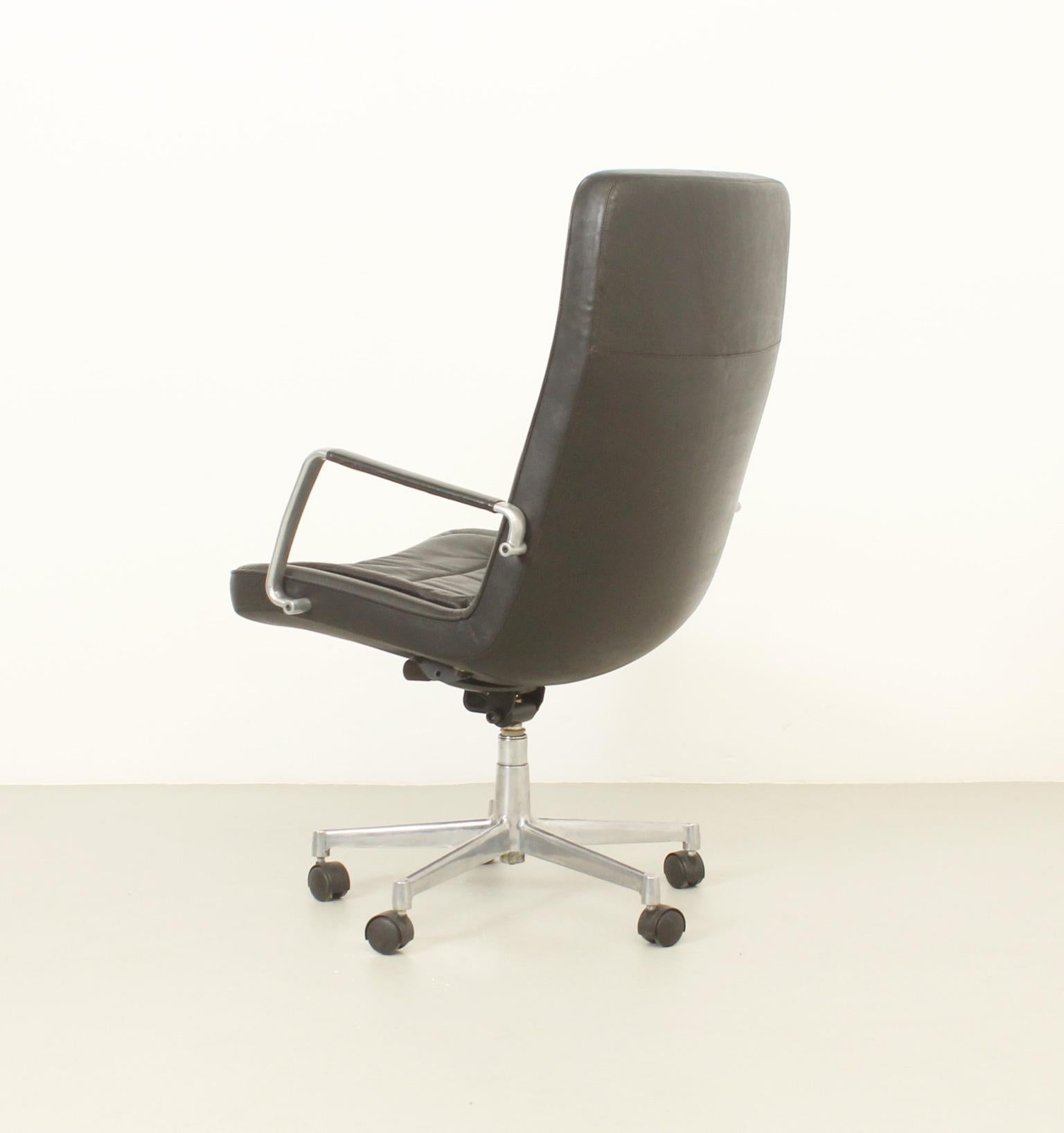 Set of Six Office Chairs by Jørgen Kastholm for Kill International, Germany For Sale 10
