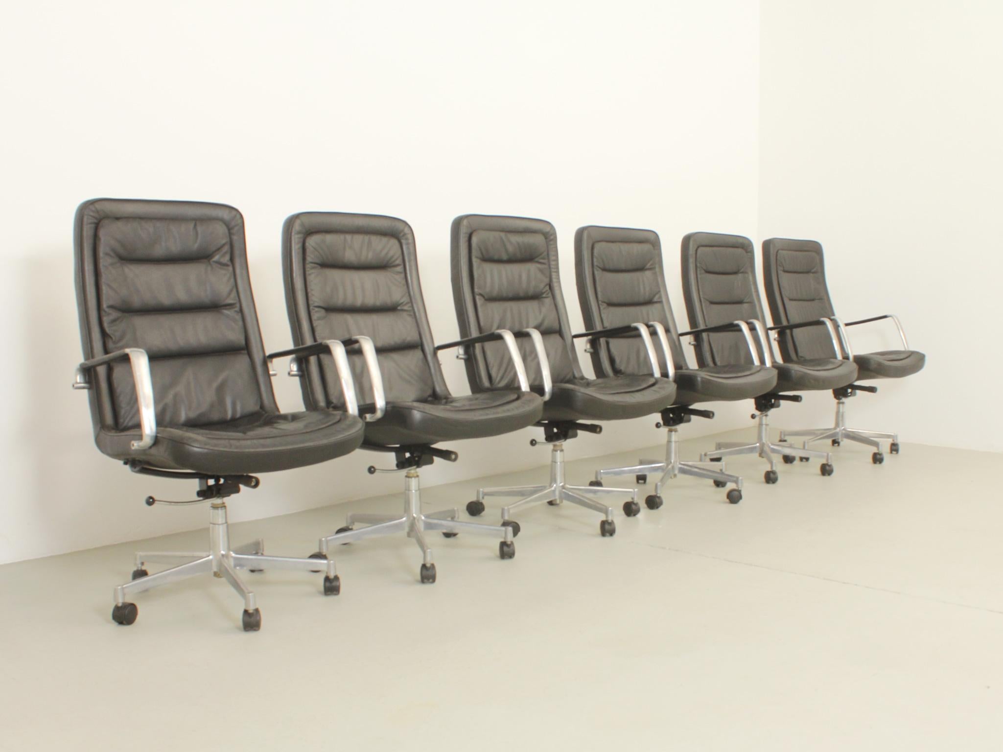 Set of Six Office Chairs by Jørgen Kastholm for Kill International, Germany In Good Condition For Sale In Barcelona, ES
