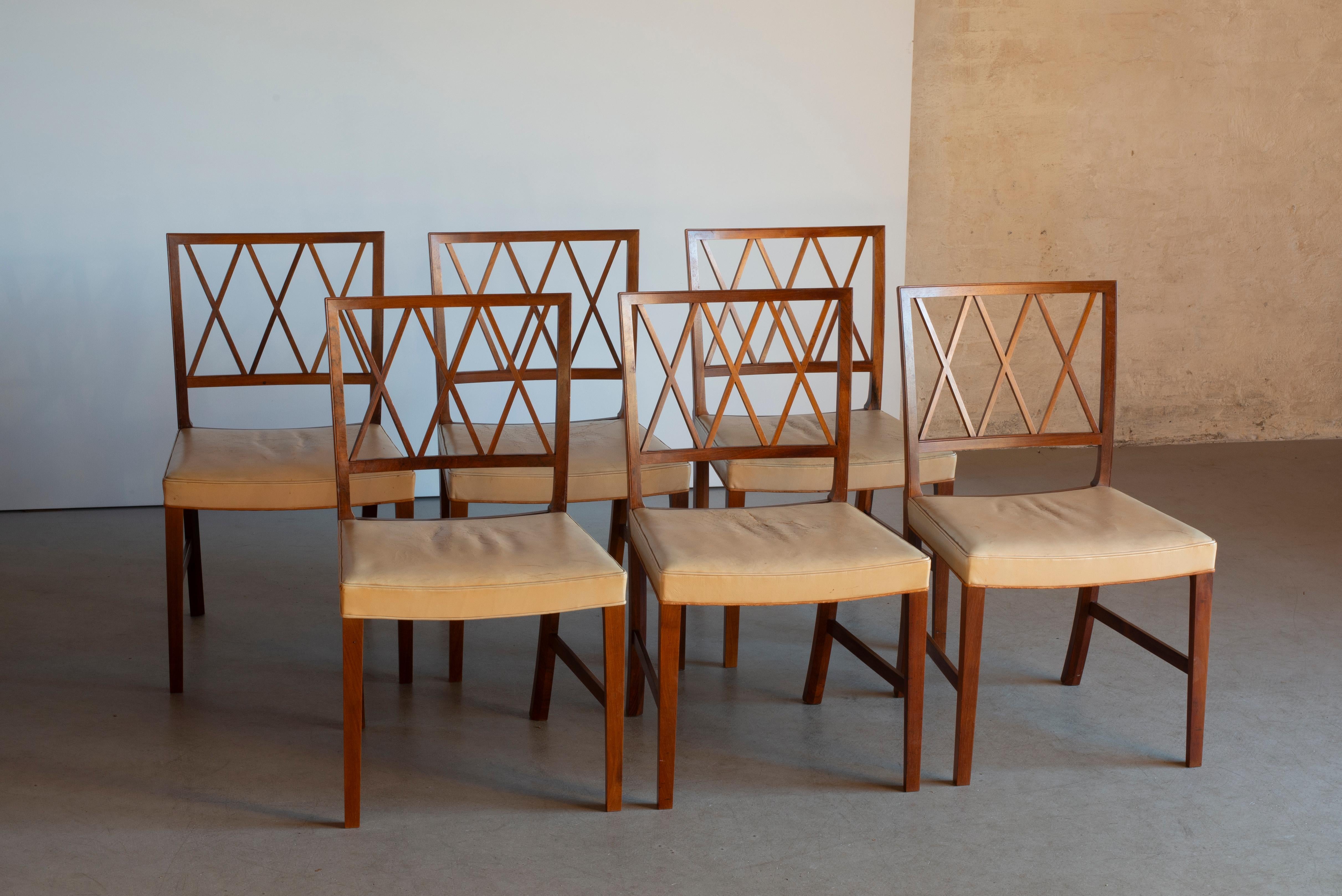 Scandinavo moderno Set di sei sedie da pranzo di Ole Wanscher in vendita