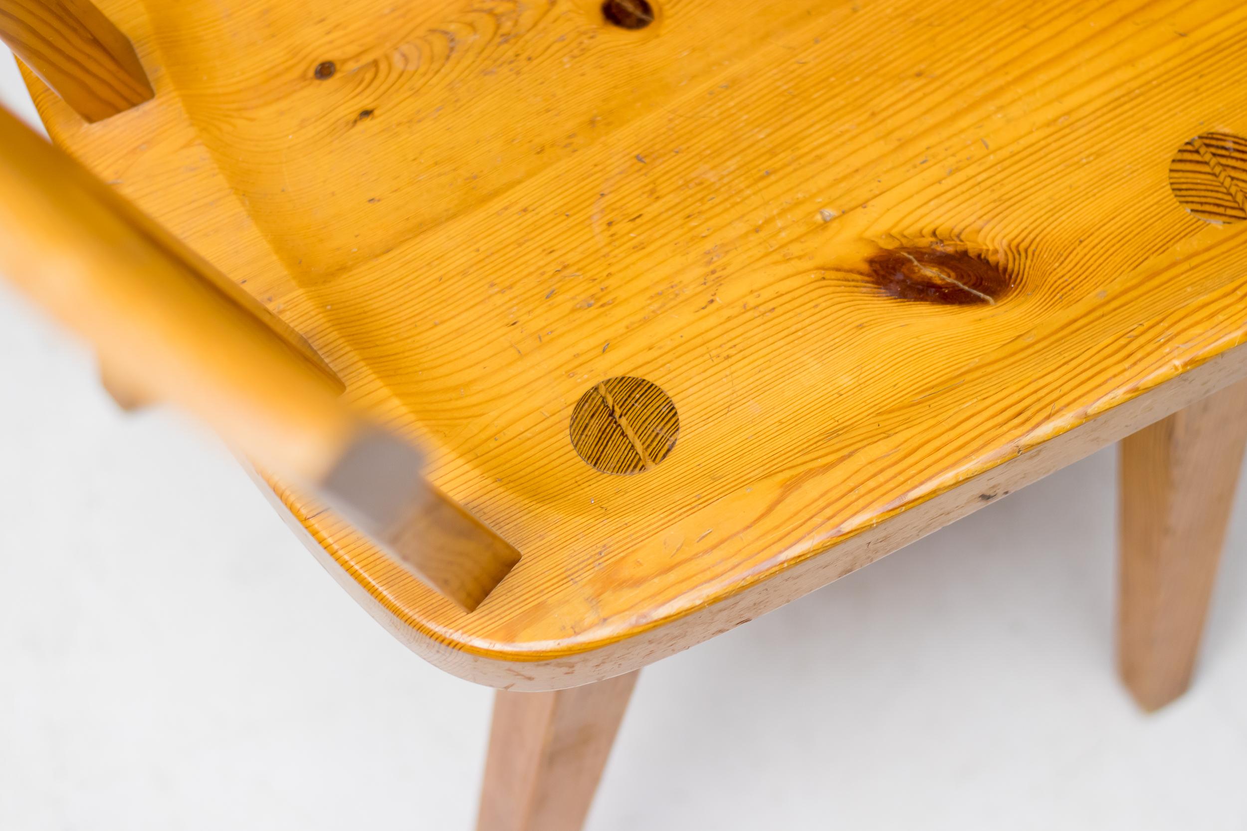 Suédois Ensemble de six chaises d'appoint en pin d'Oregon par Roland Wilhelmsson, Suède, années 1960 en vente