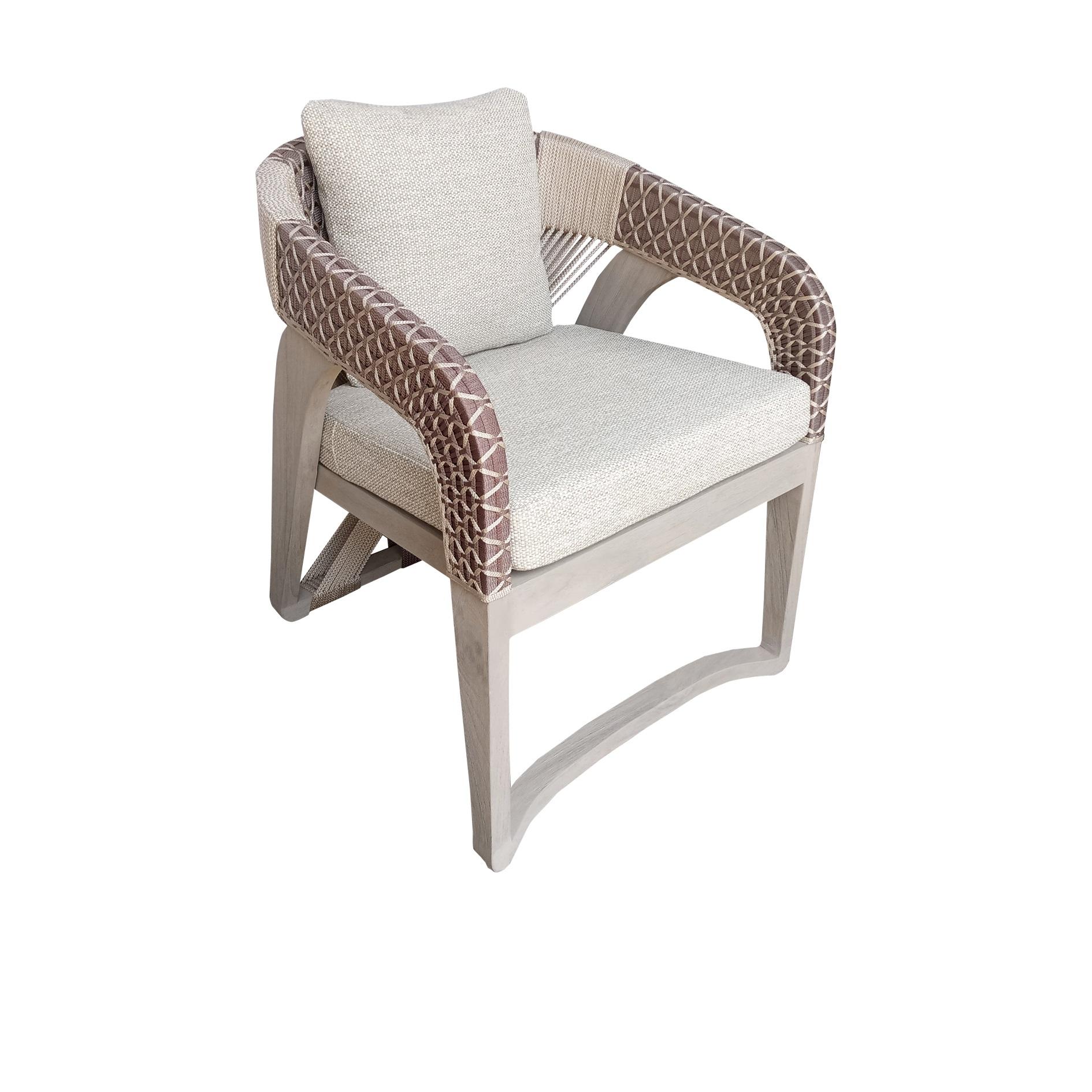 Moderne Ensemble de six chaises de salle à manger d'extérieur en teck gris rustique en vente
