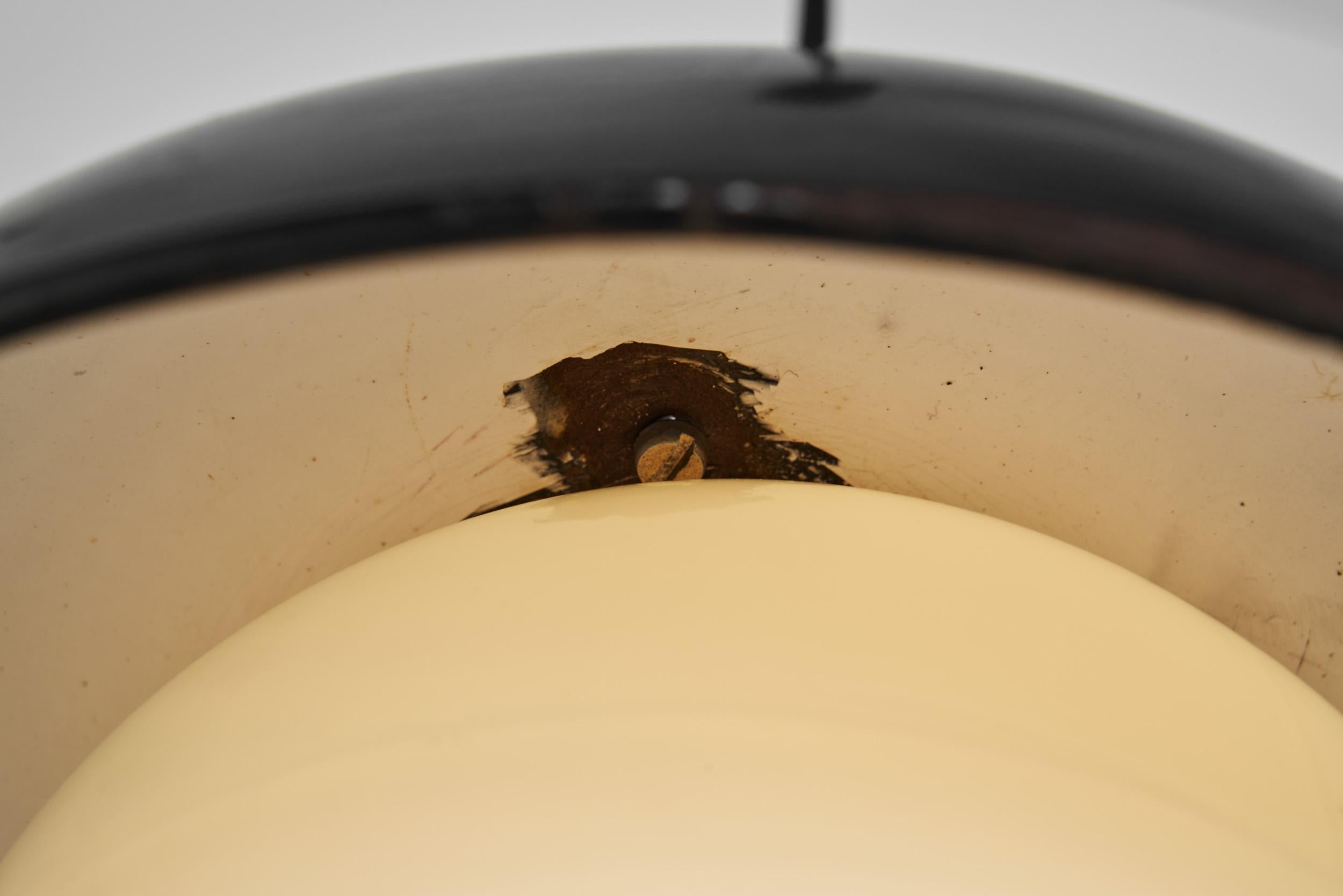 Set di sei lampade a sospensione di Paavo Tynell per Taito, Finlandia, 1930 ca. in vendita 8