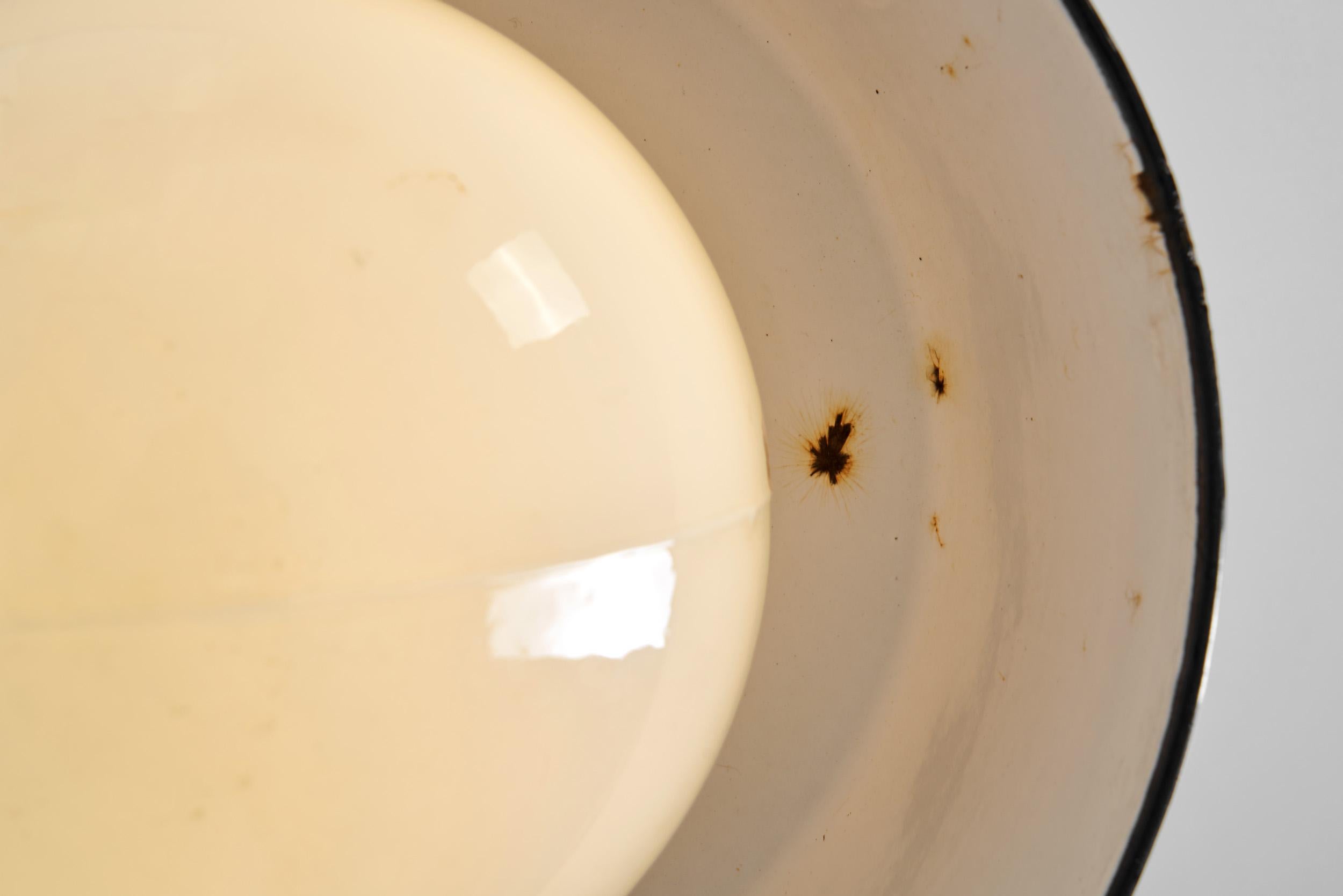 Set di sei lampade a sospensione di Paavo Tynell per Taito, Finlandia, 1930 ca. in vendita 9