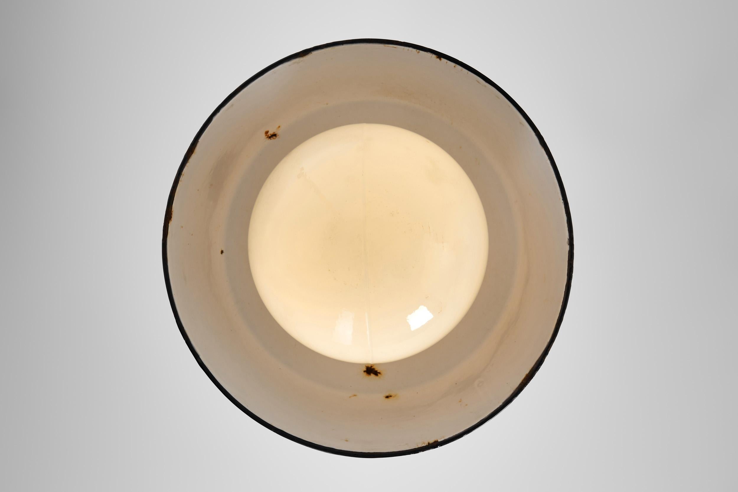 Set di sei lampade a sospensione di Paavo Tynell per Taito, Finlandia, 1930 ca. in vendita 11