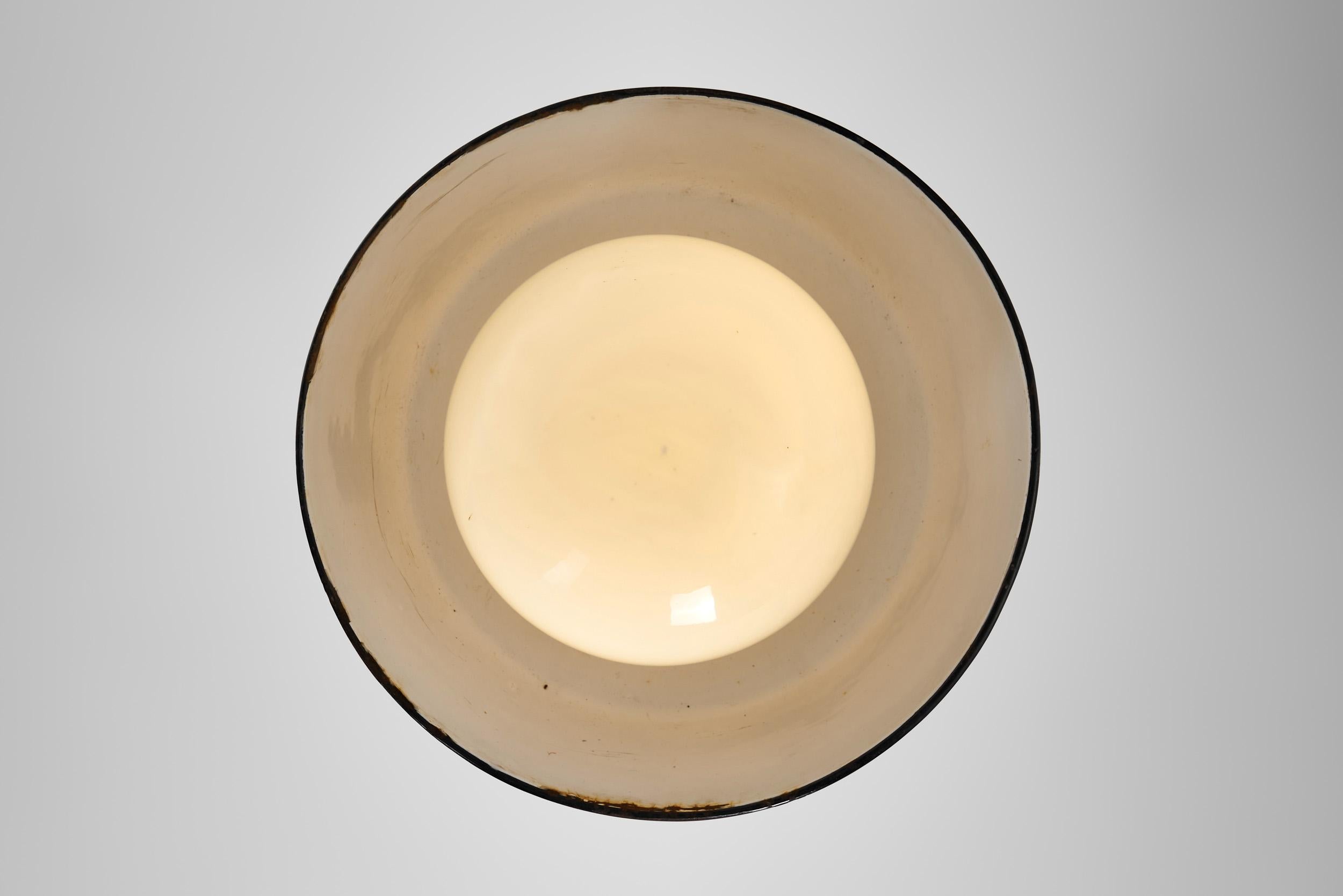 Set di sei lampade a sospensione di Paavo Tynell per Taito, Finlandia, 1930 ca. in vendita 12