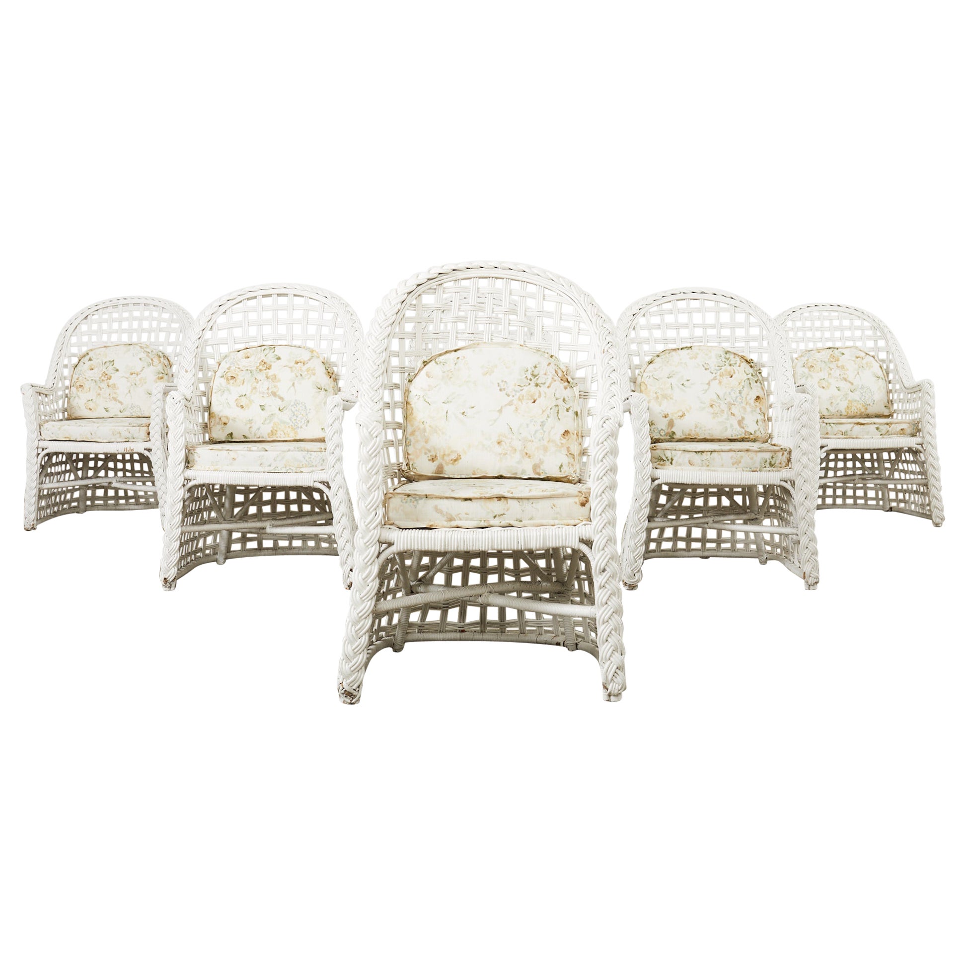 Ensemble de six fauteuils de salle à manger en rotin osier peint