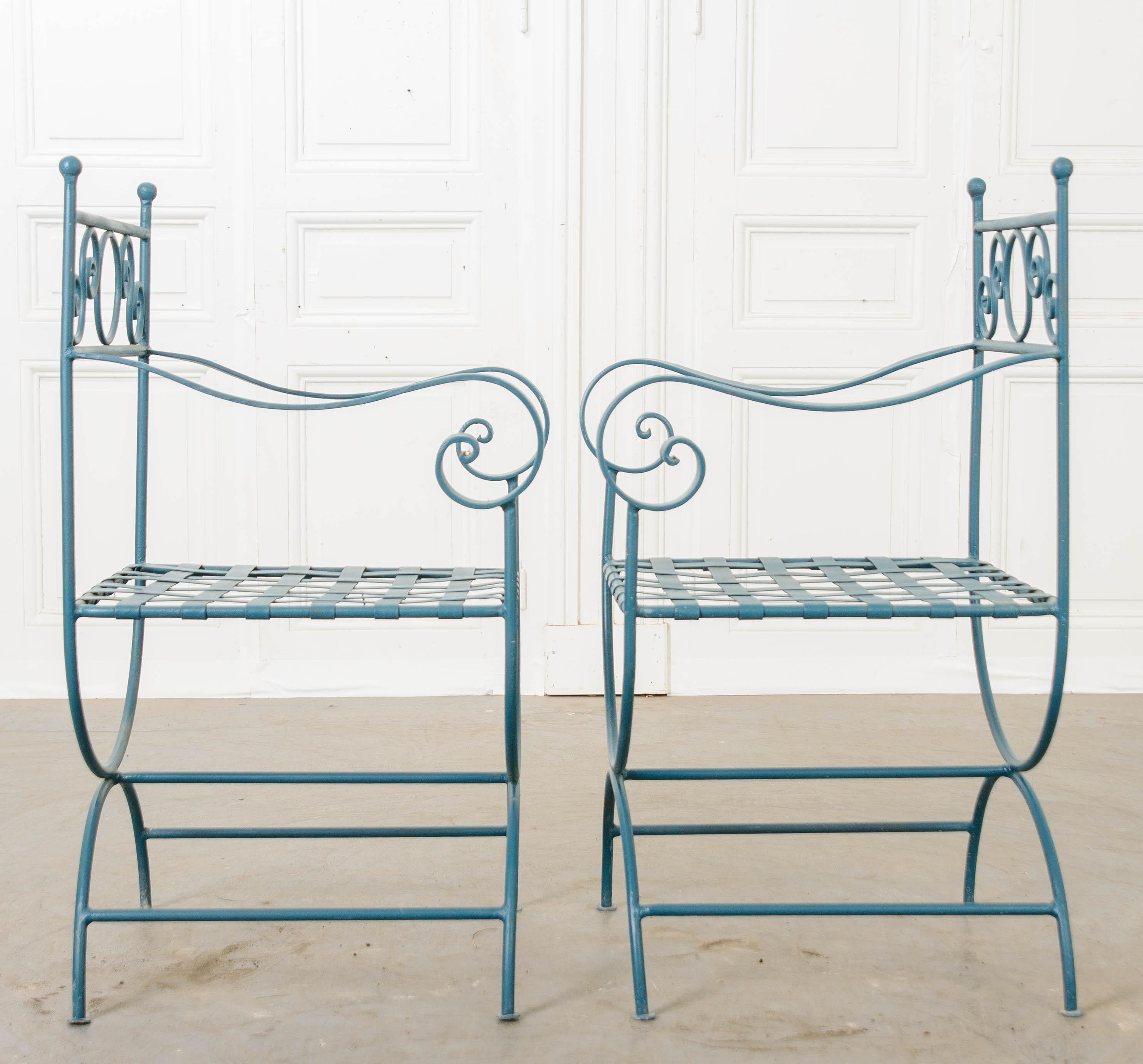 Set of Six Painted Wrought Iron French Garden Chairs In Good Condition In Baton Rouge, LA