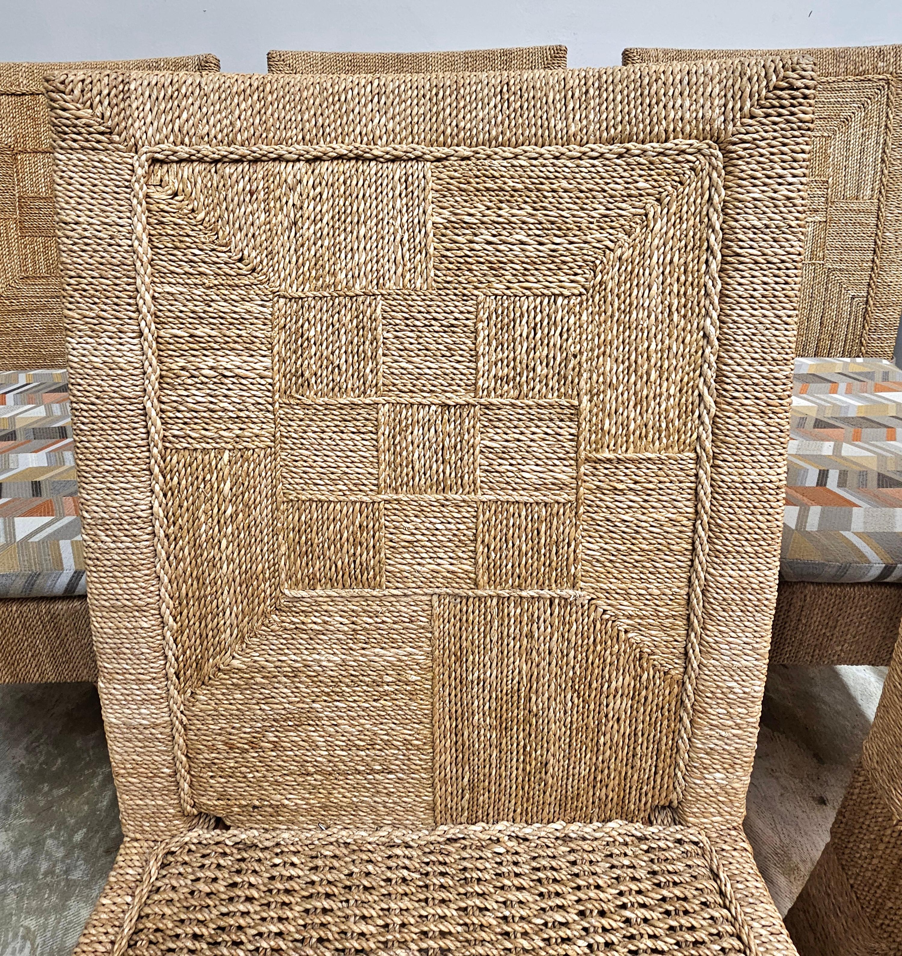 Fatto a mano Set di sei sedie da pranzo Palecek in legno e abaca intrecciata di Vale in vendita