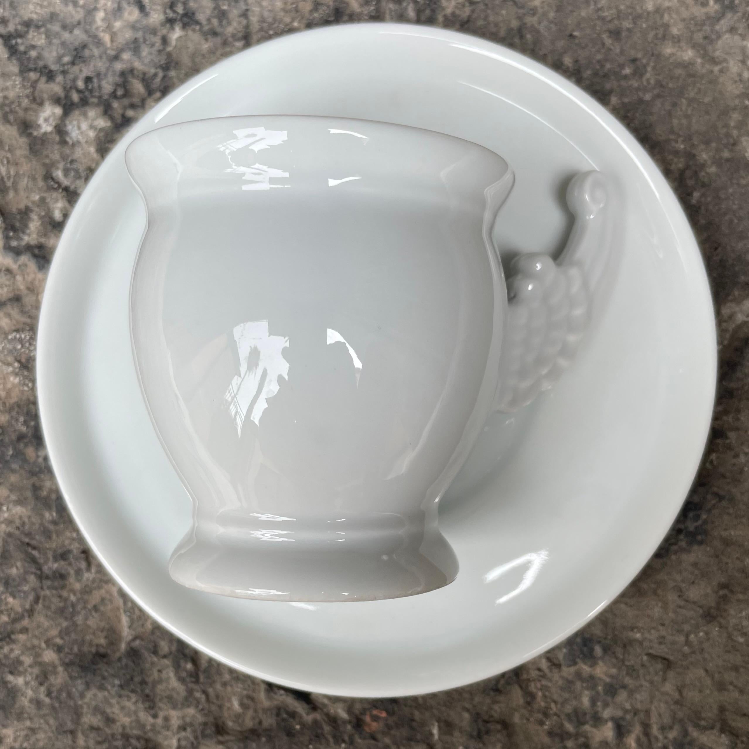 Set of Six Paris Porcelain Angel Wing Cups  In Good Condition For Sale In New York, NY