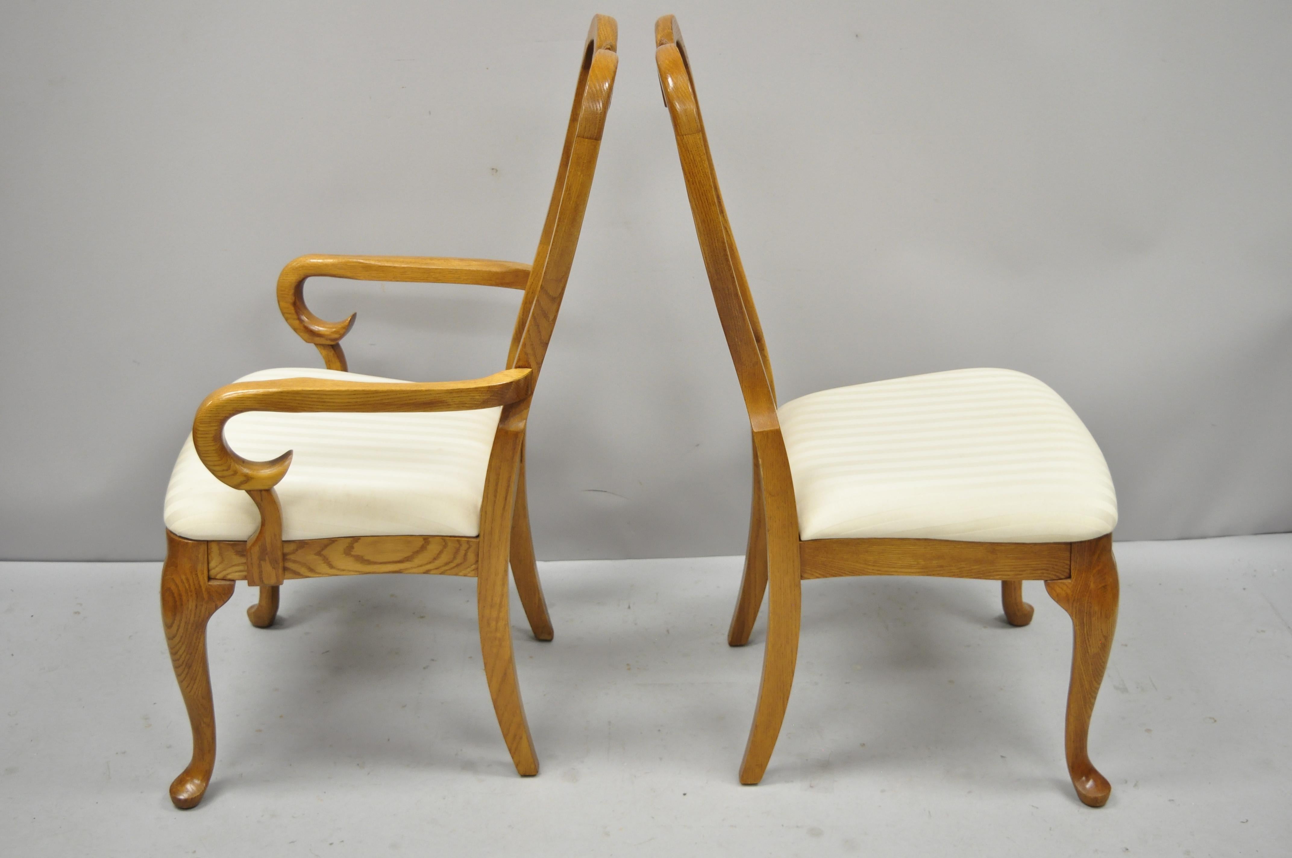 Set of Six Pennsylvania House Oak Wood Queen Anne Style Dining Room Chairs In Good Condition In Philadelphia, PA