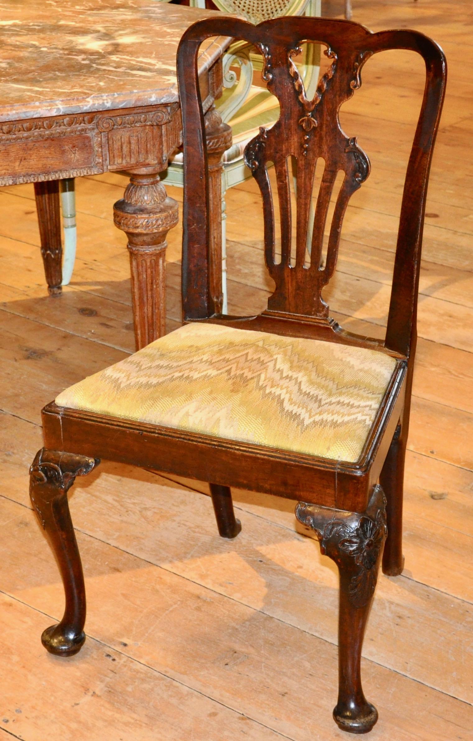 English Set of Six Period 18th Century George II Walnut Dining Chairs For Sale