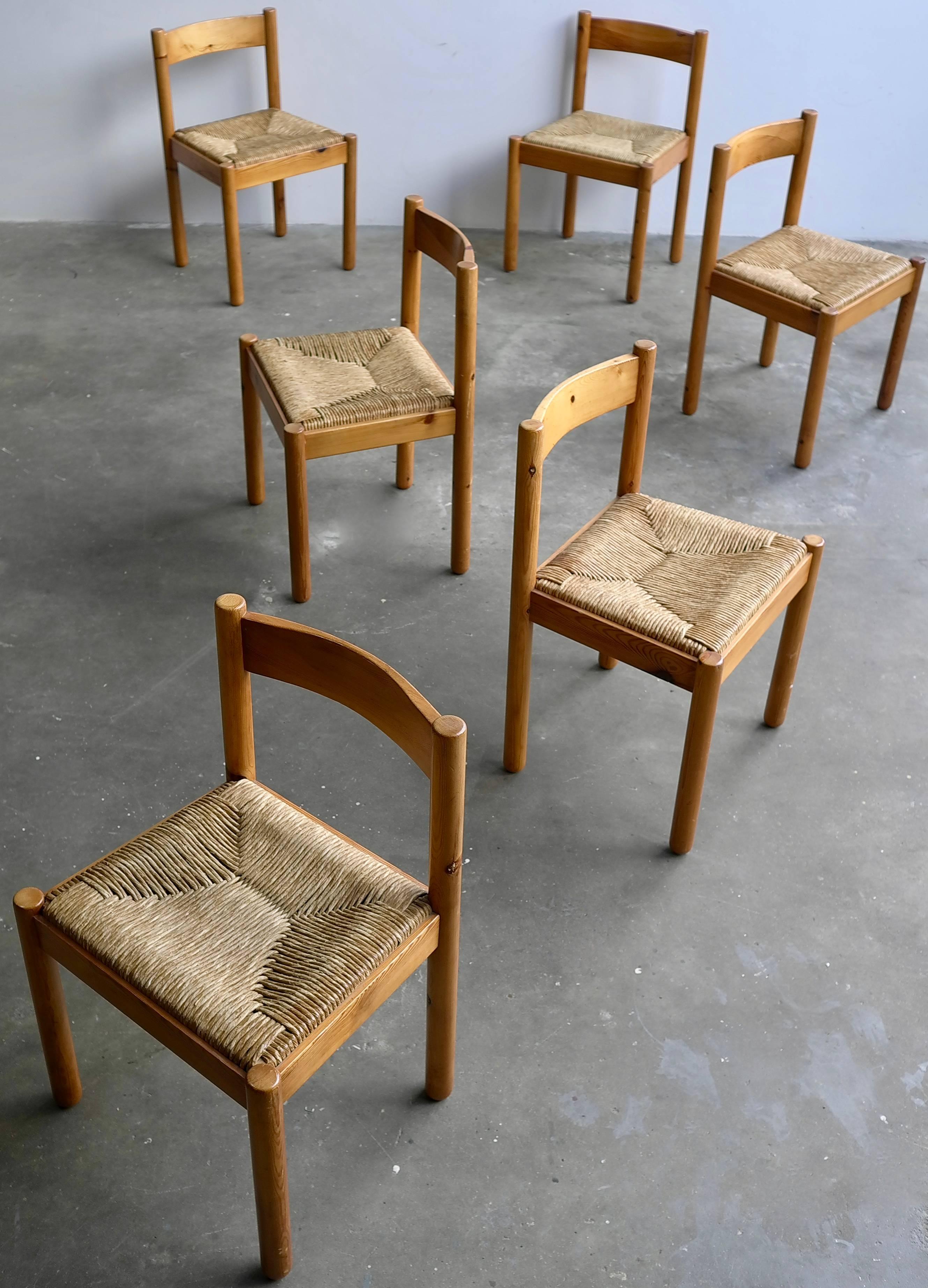 Set of Six Pine and Wicker Chairs in Style of Charlotte Perriand In Good Condition In Den Haag, NL