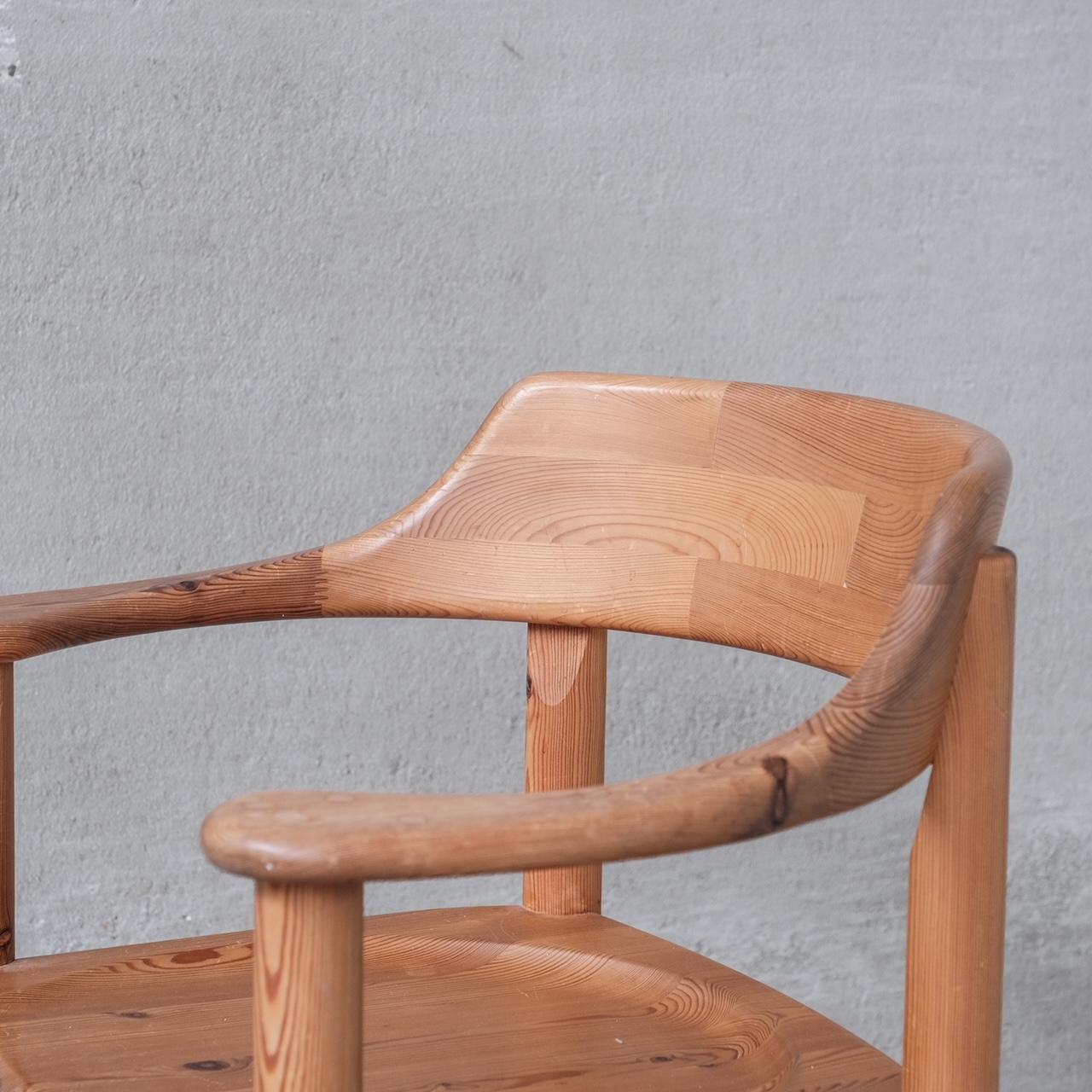 Satz von sechs Esszimmerstühlen aus Kiefernholz im Mid-Century-Stil mit Rainer Daumiller im Zustand „Gut“ im Angebot in London, GB