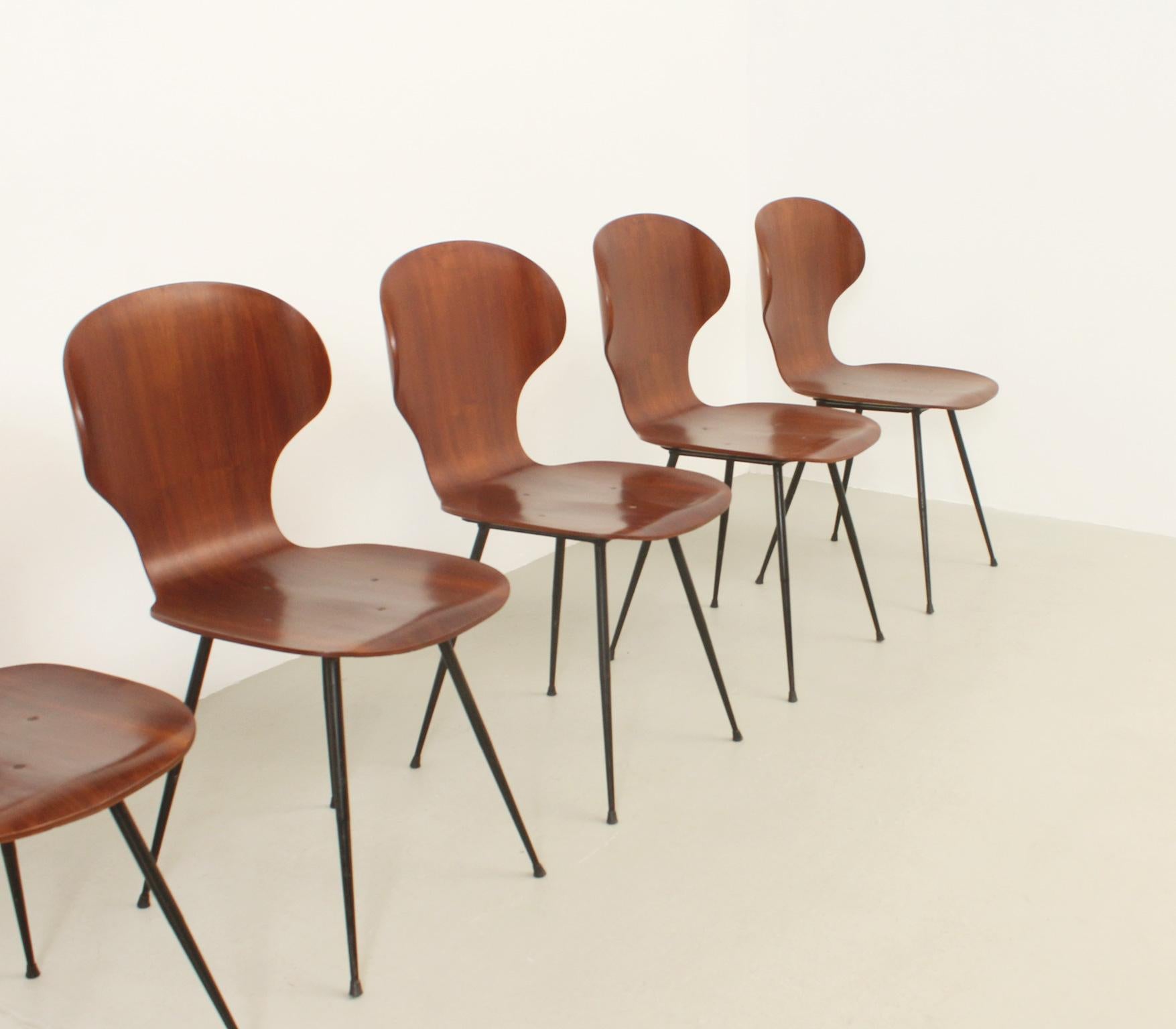 Set of Six Plywood Side Chairs by Carlo Ratti, Italy, 1950's In Good Condition For Sale In Barcelona, ES