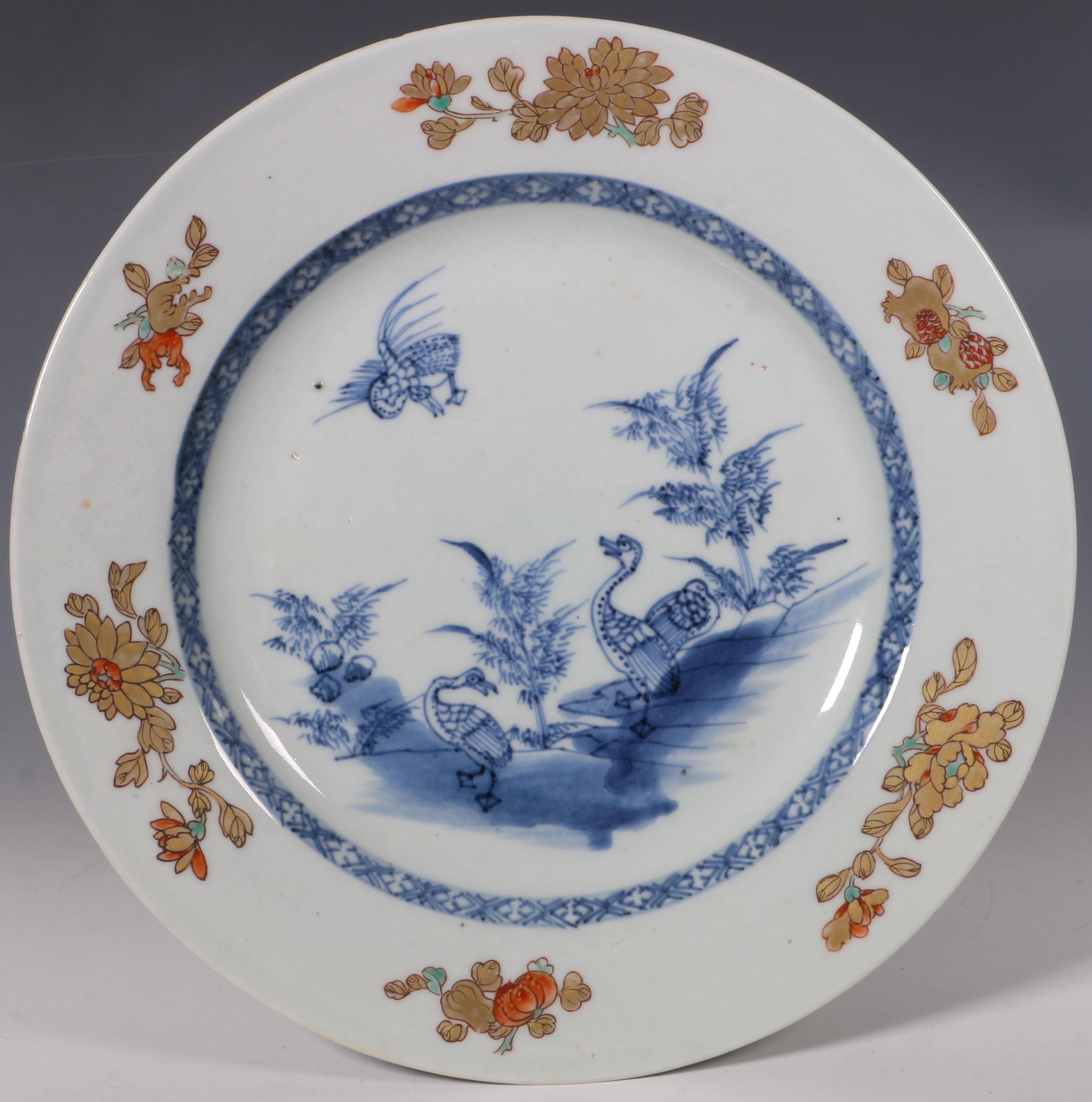 Set of Six Polychrome Chinese Export Porcelain Plates Qianlong, circa 1760 In Fair Condition For Sale In Frome, Somerset