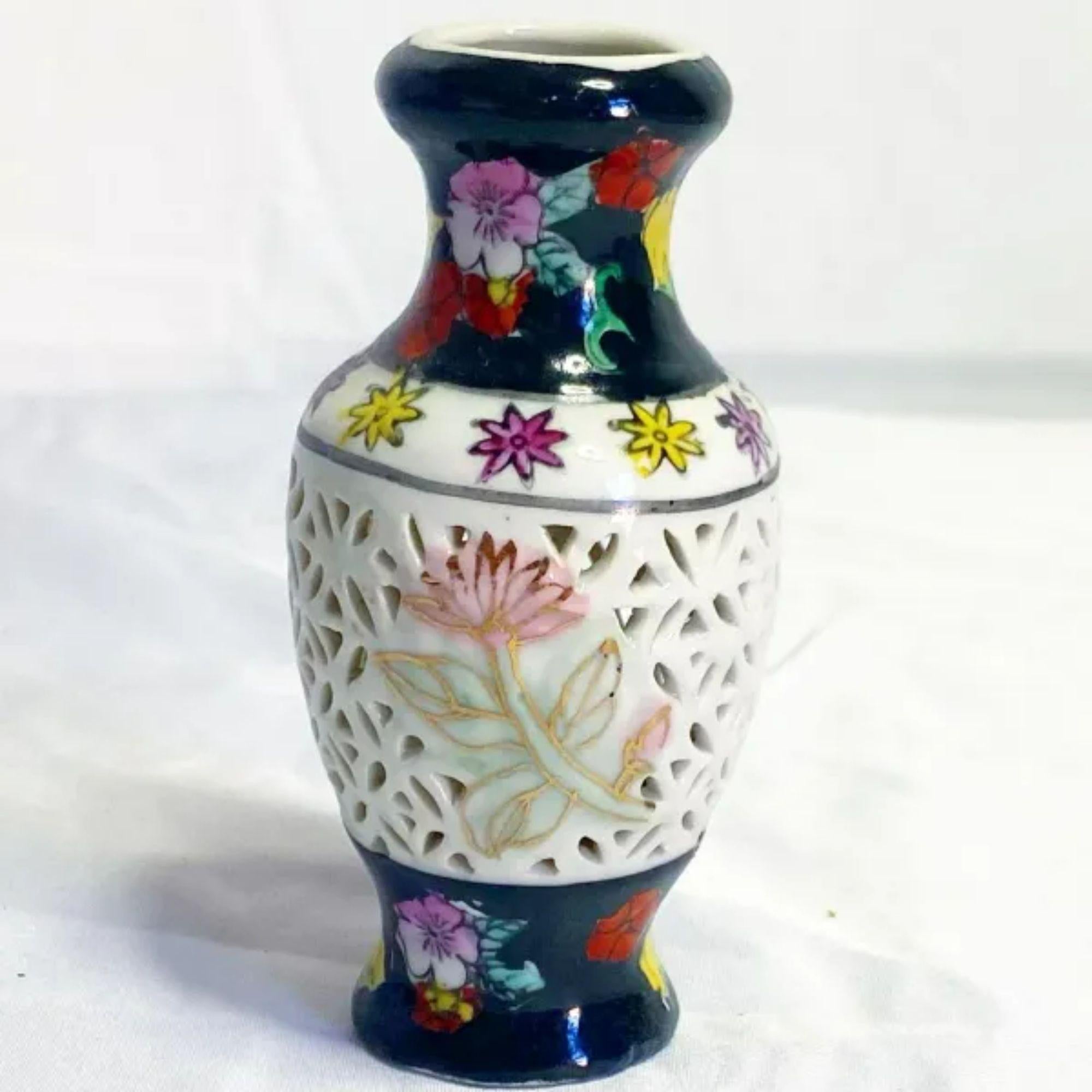 Chinoiserie Set of Six Porcelain Asian Mini Vases