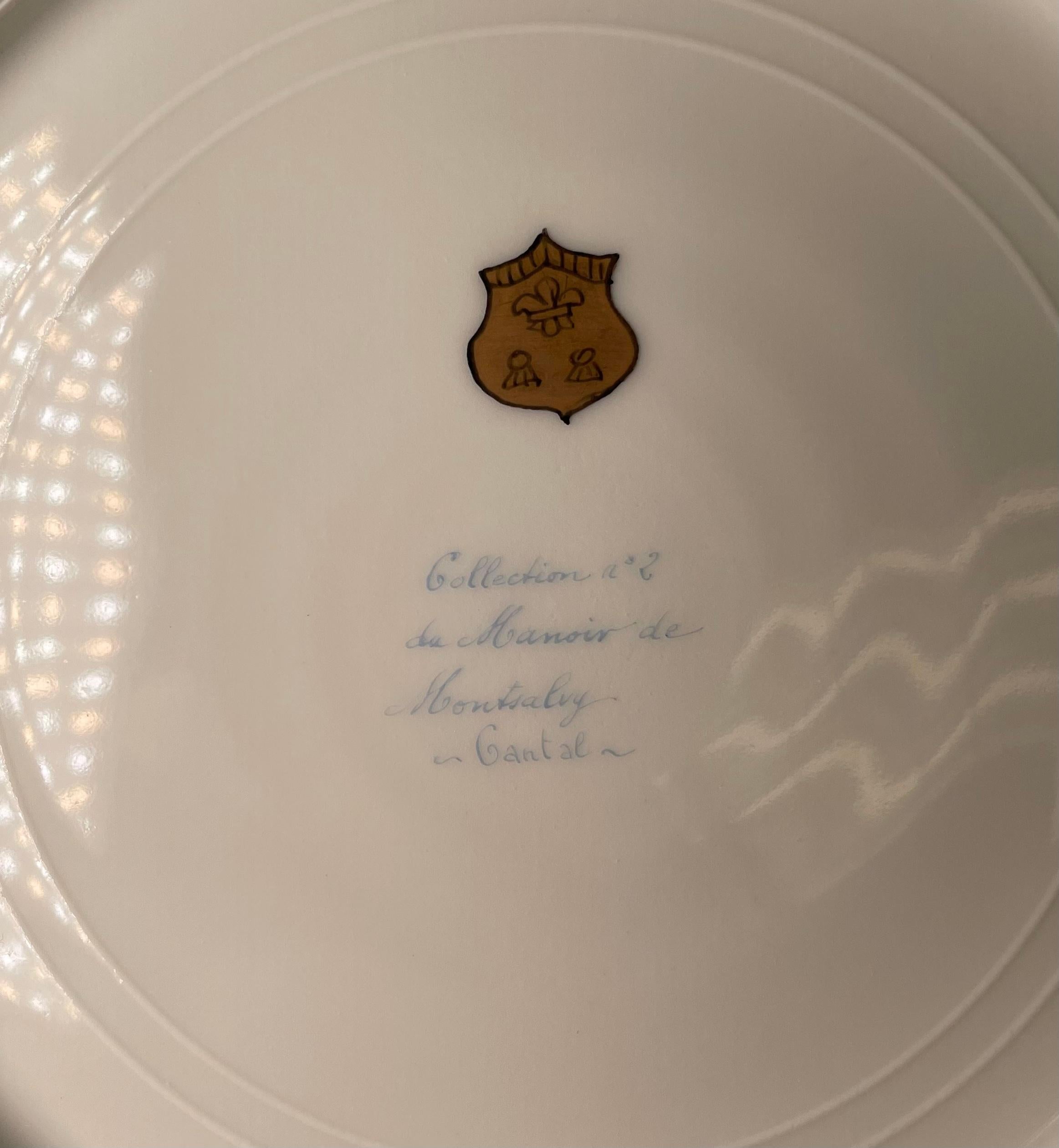 Set of Six Porcelain Plates from the Collection of the Manoir of Montsalvy For Sale 4