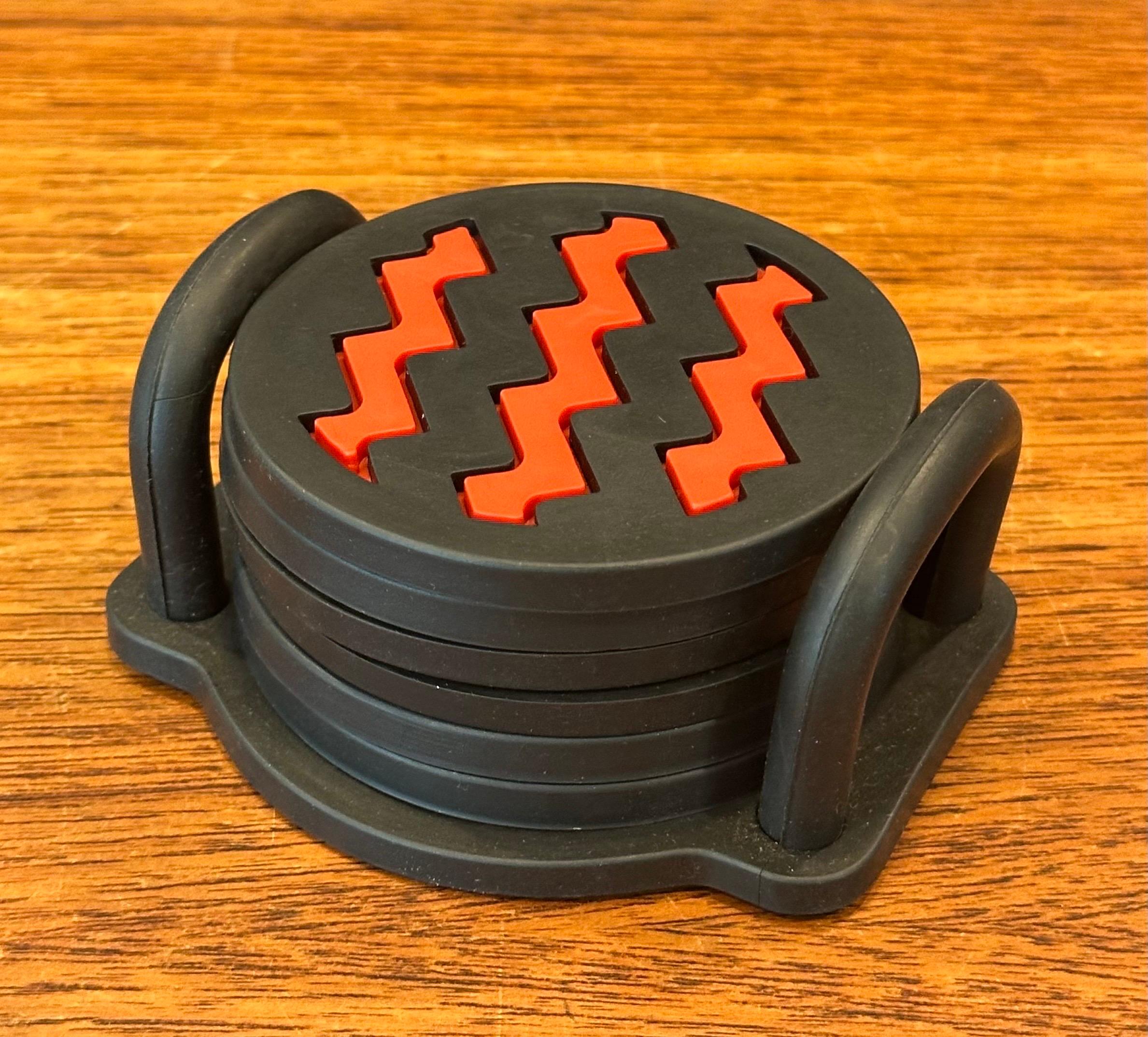 Caoutchouc Ensemble de six sous-verres en caoutchouc post-moderne par Umbra en vente