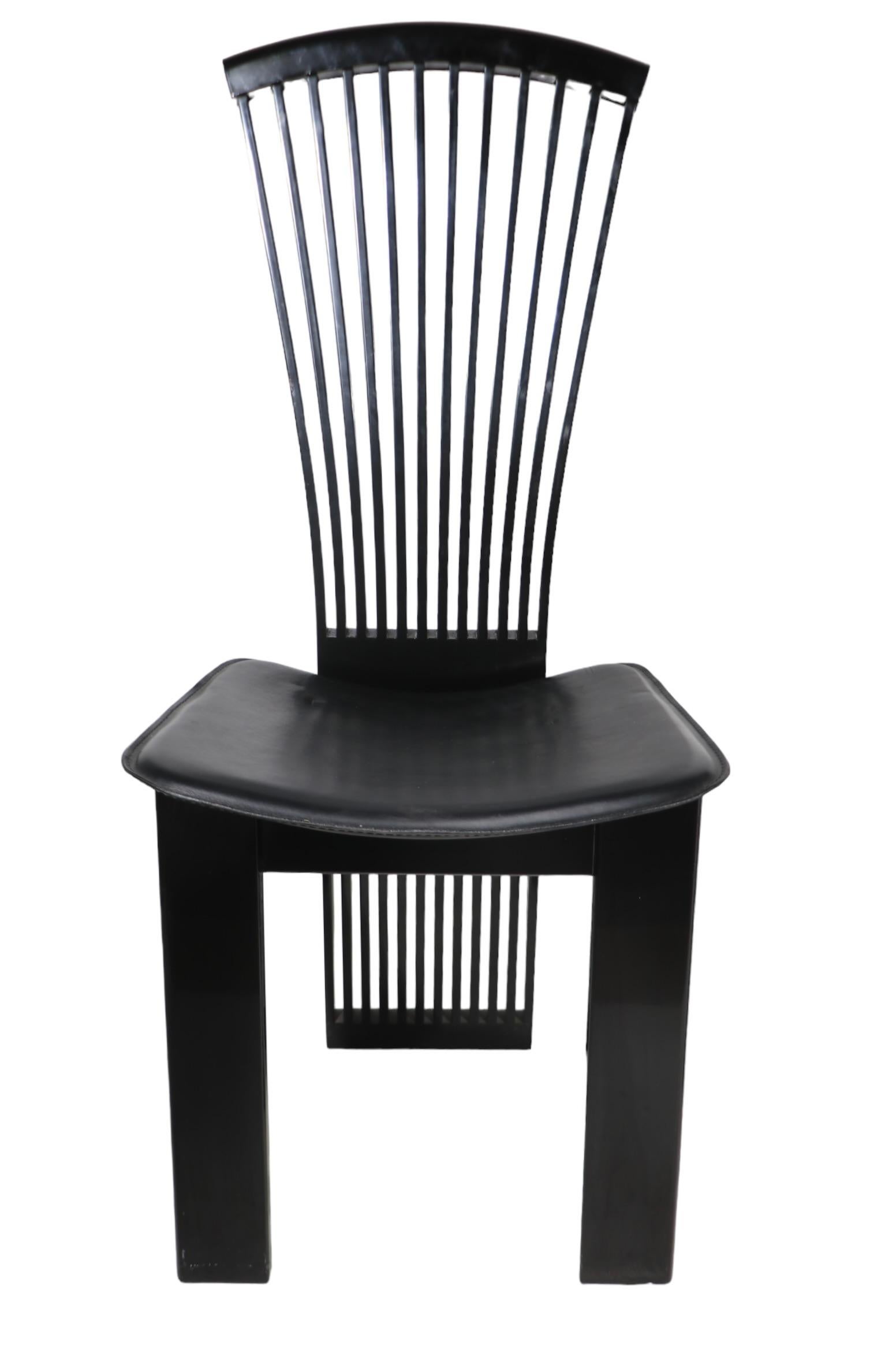 Ensemble de six chaises de salle à manger postmodernes Costantini Ello fabriquées en Italie vers les années 1970/80 en vente 5