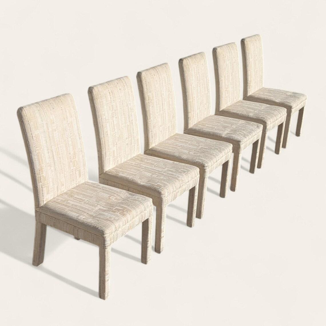 Set di sei sedie da pranzo postmoderne: Tessuto color crema, anni '80 in vendita 2
