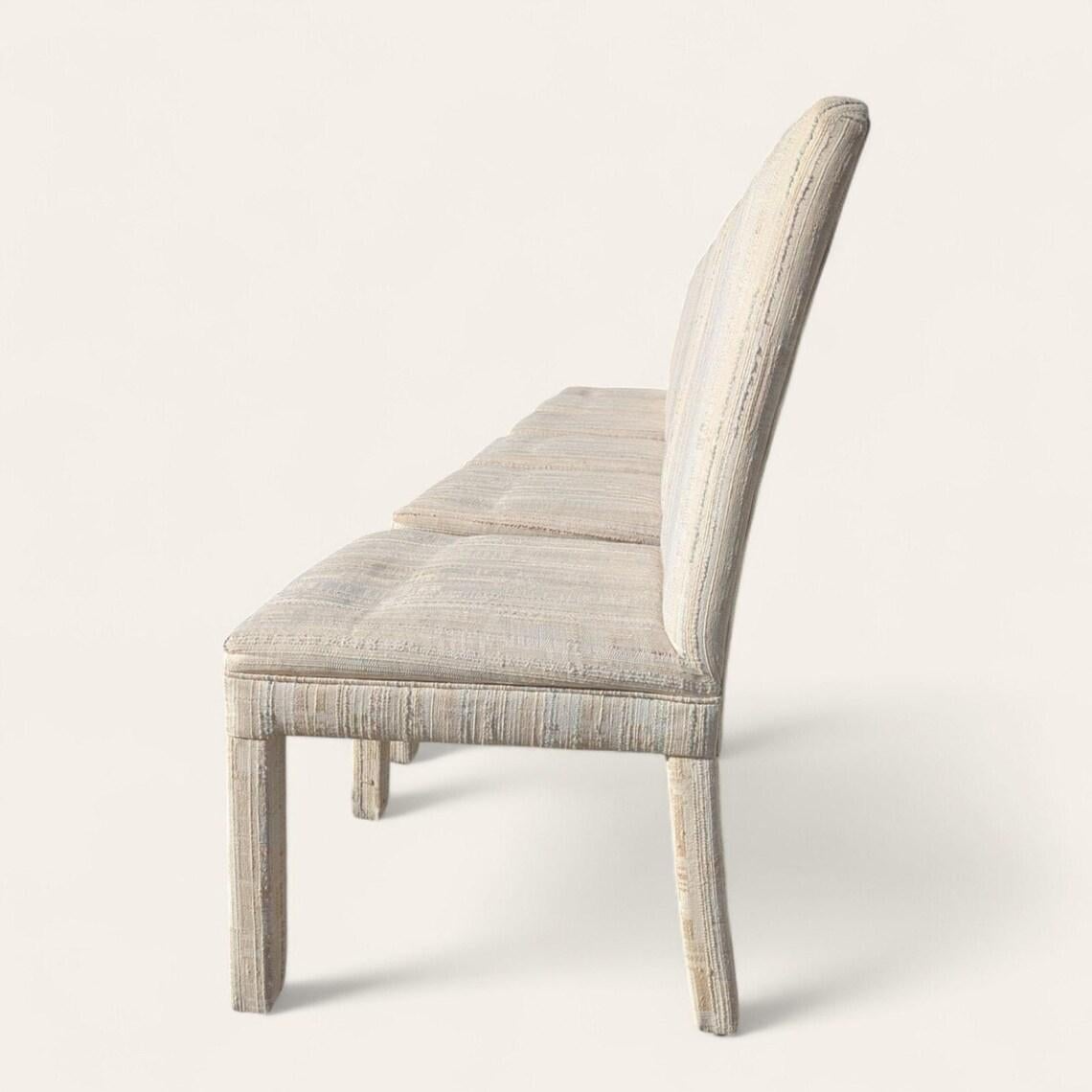 Set di sei sedie da pranzo postmoderne: Tessuto color crema, anni '80 in vendita 4