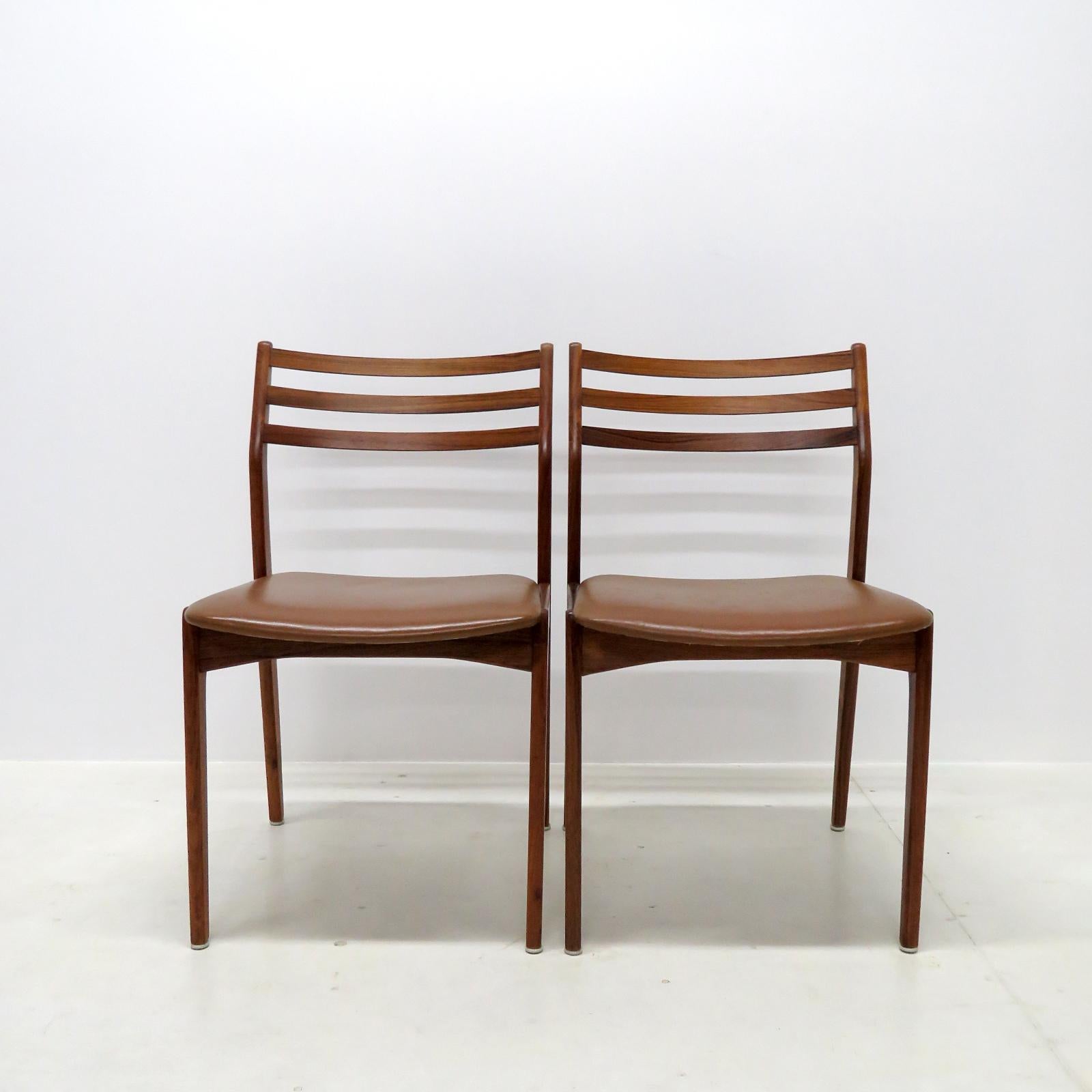 Wonderful set of six sculptural dining chairs designed by Poul Erik Jørgensen for Farsö Stolefabrik, 1960, in palisander with leather seats.