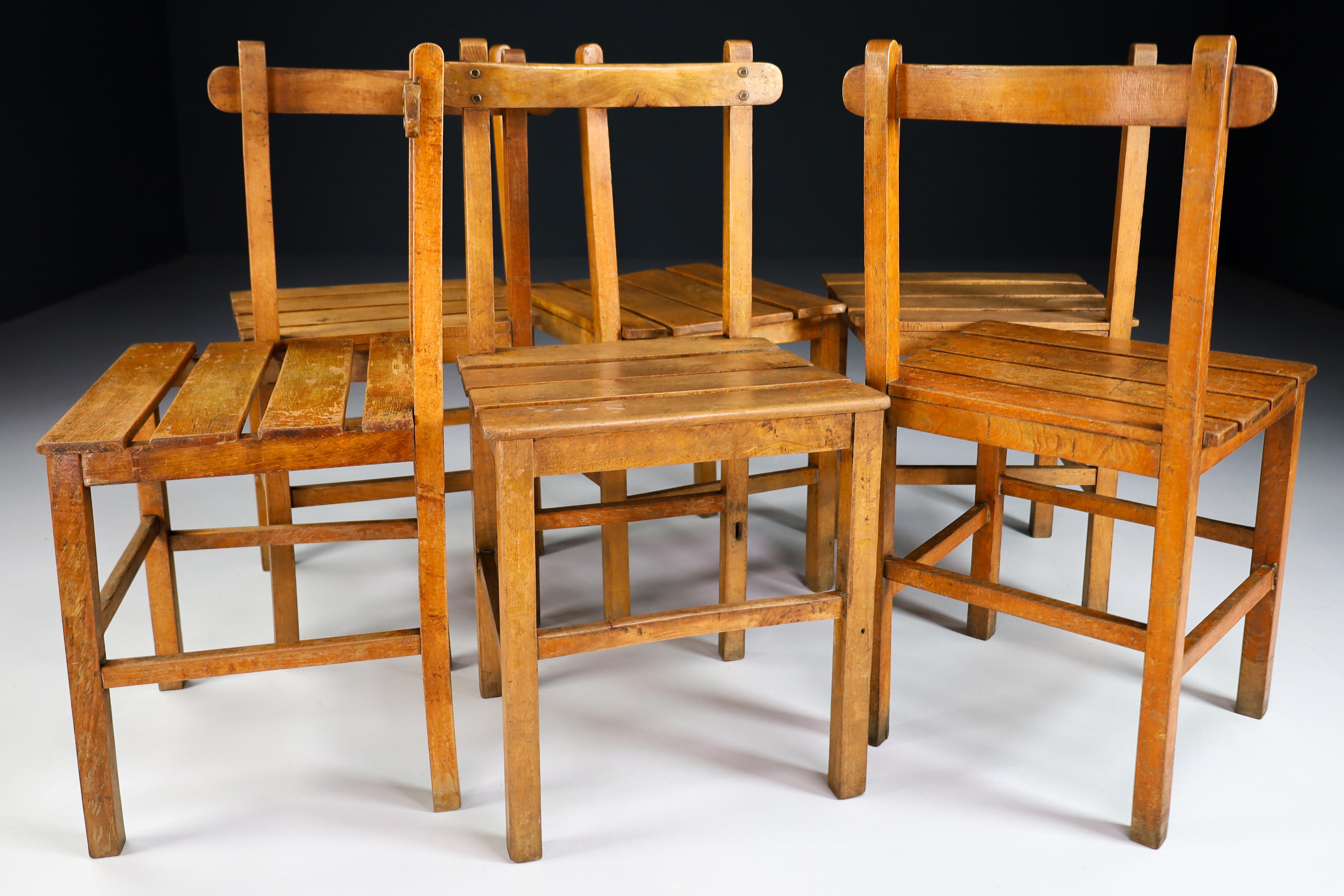 Set of Six Primitive Chairs in Patinated Beechwood, France 1950s In Good Condition In Almelo, NL