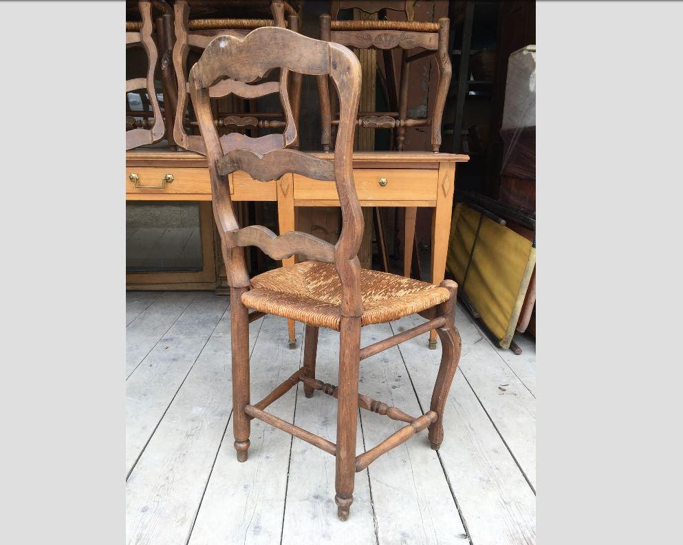 Set of Six Provencal French Dining Room Chairs in Oakwood from 1920s For Sale 12