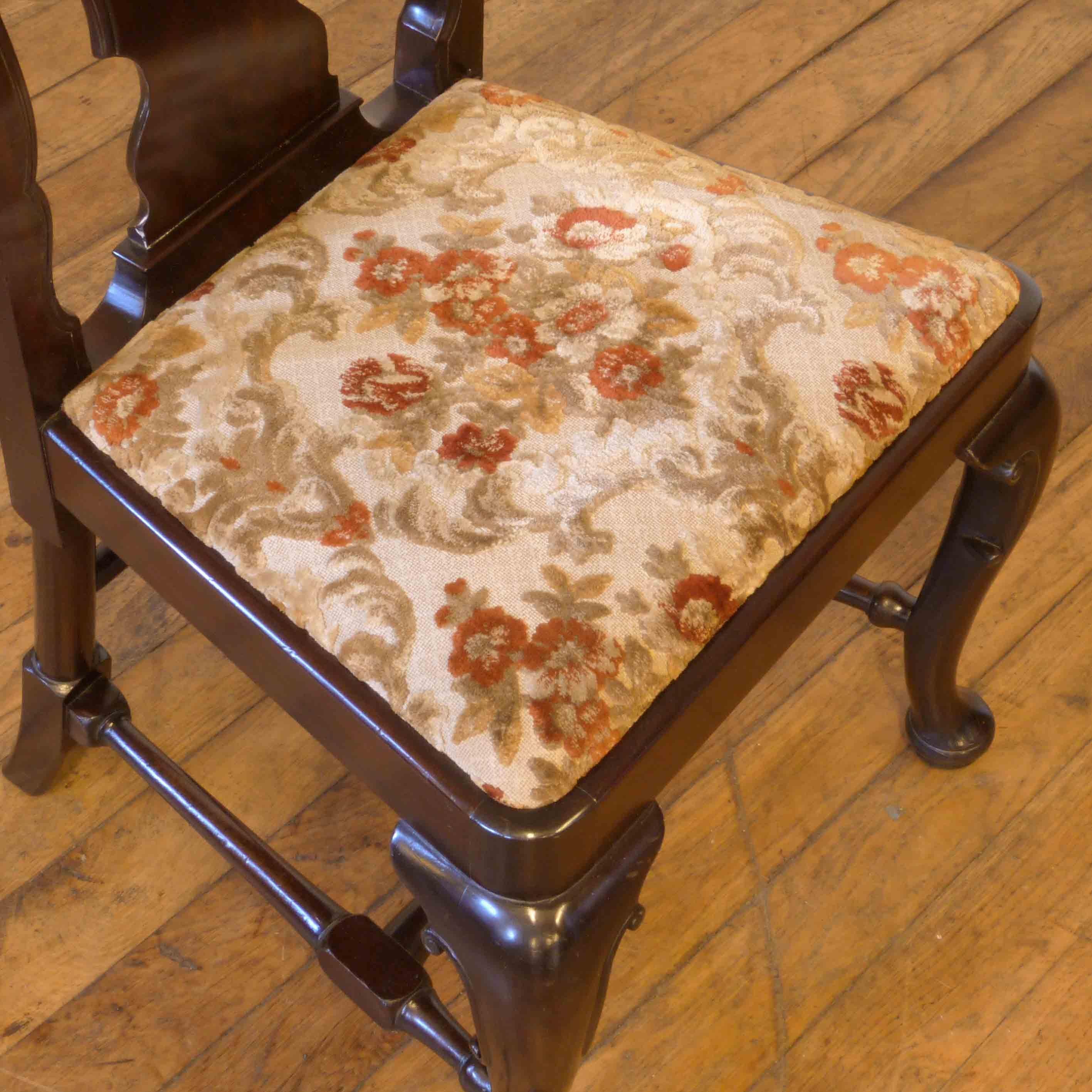 Set of Six Queen Anne Style Mahogany Chairs 2