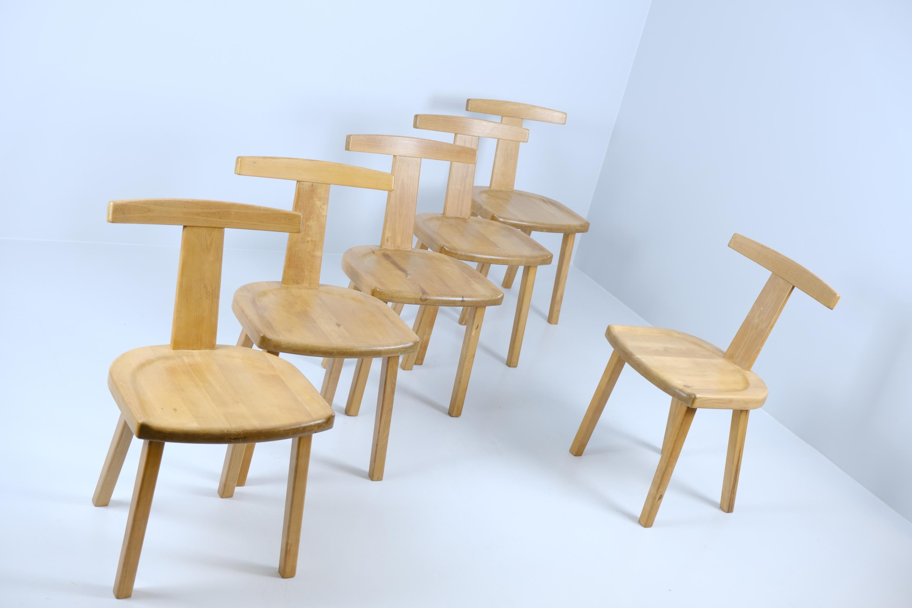 Finlandais Ensemble de six rares chaises Olavi Hänninen Juha en bouleau massif, HMN, années 1950 en vente