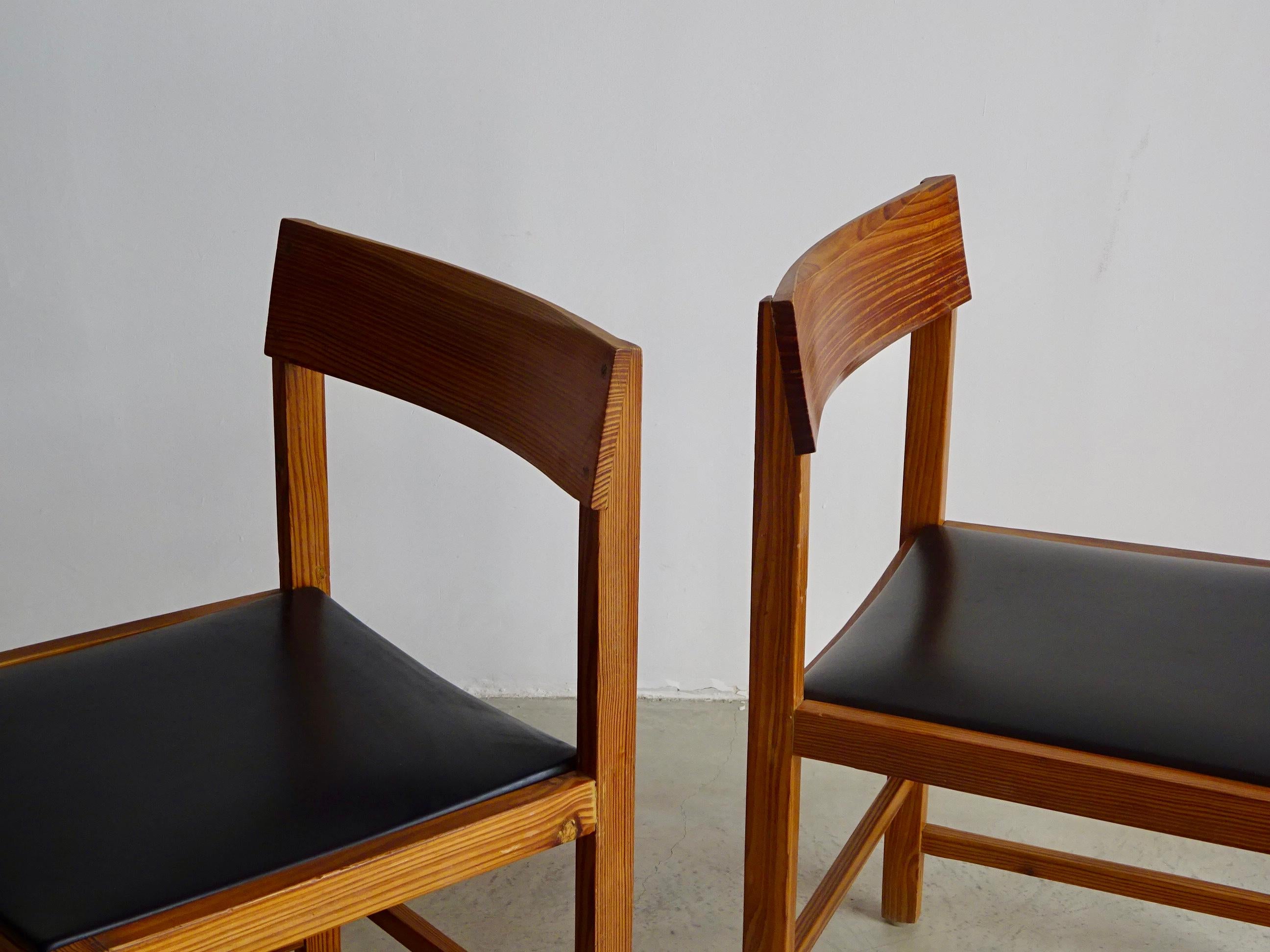 Espagnol Ensemble de six chaises espagnoles rationalistes, années 1960. en vente