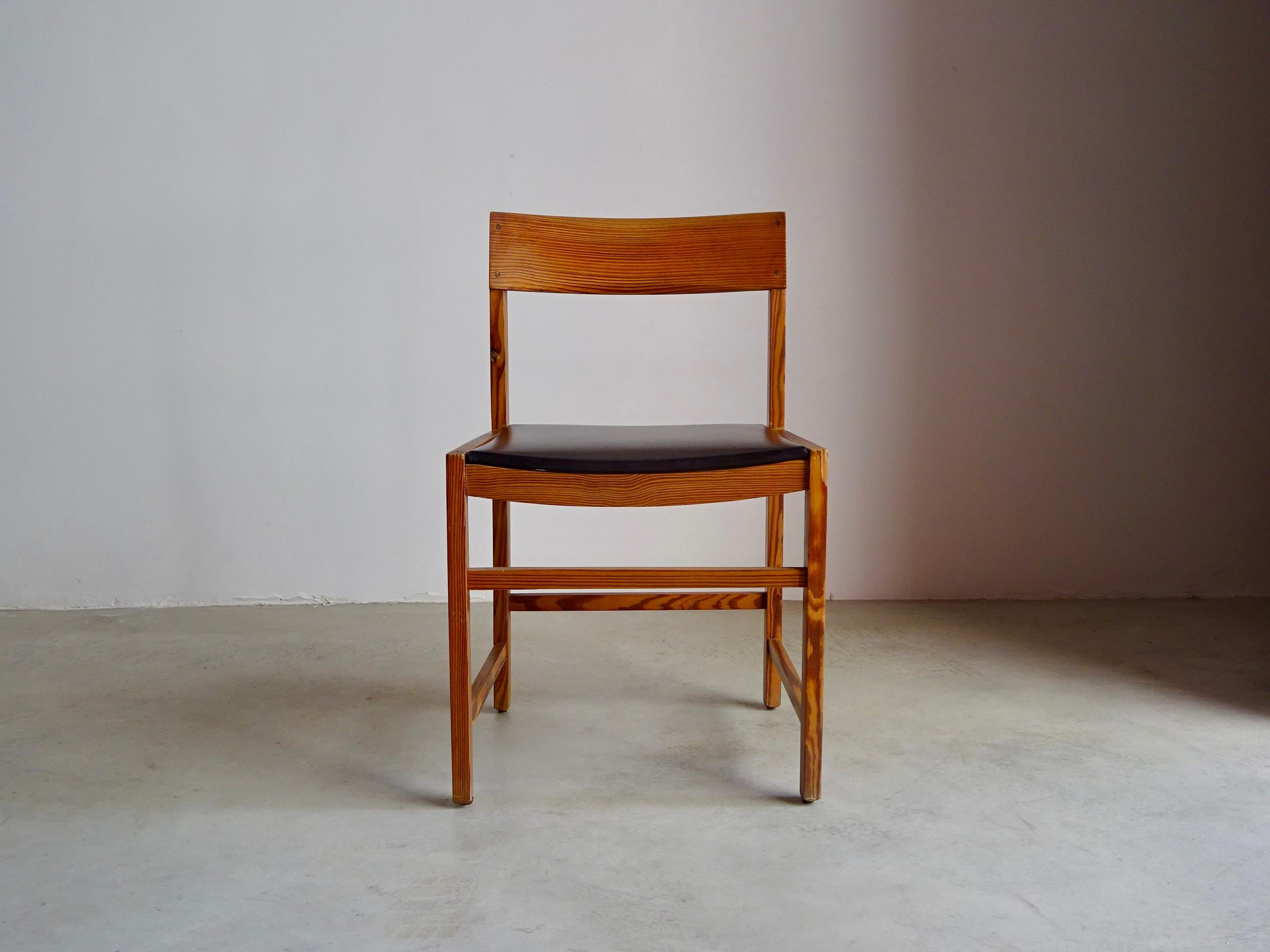 Ensemble de six chaises espagnoles rationalistes, années 1960. en vente 1