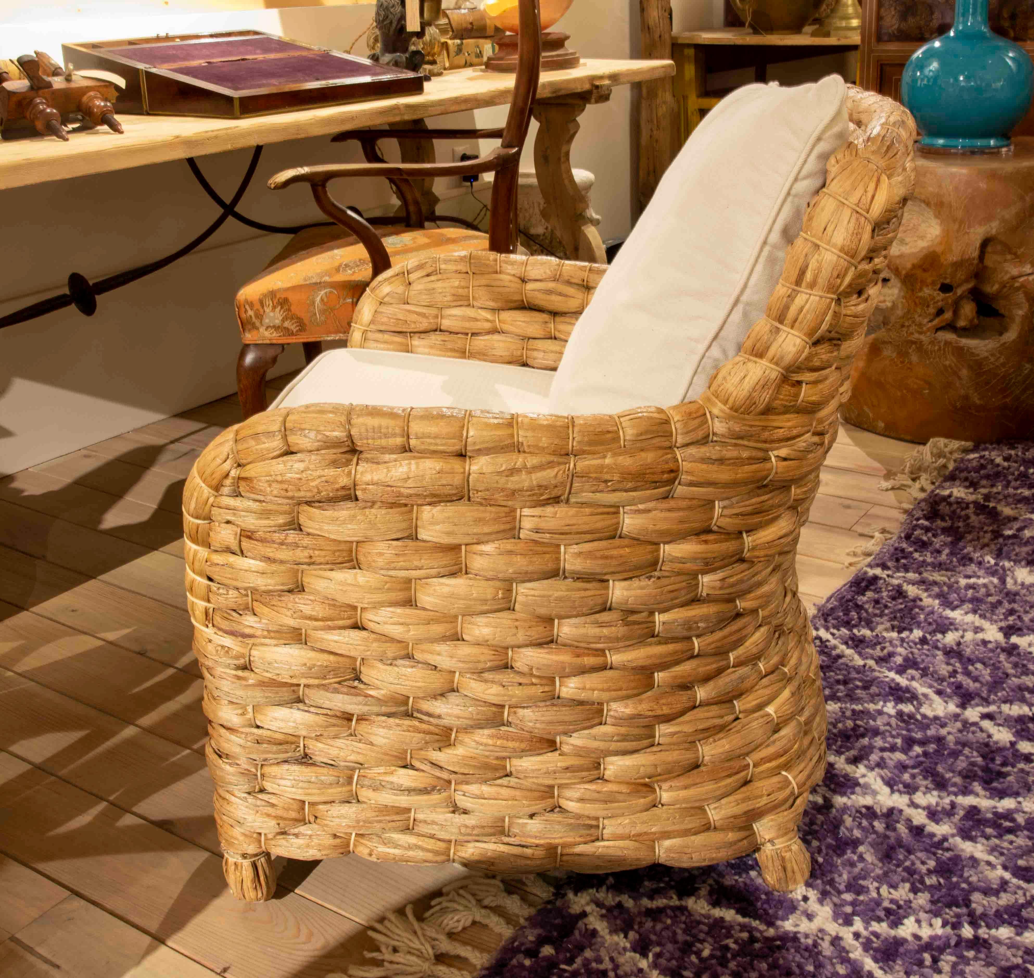 Contemporary Set of Six Rattan Armchairs with Straight Back and White Cushions For Sale