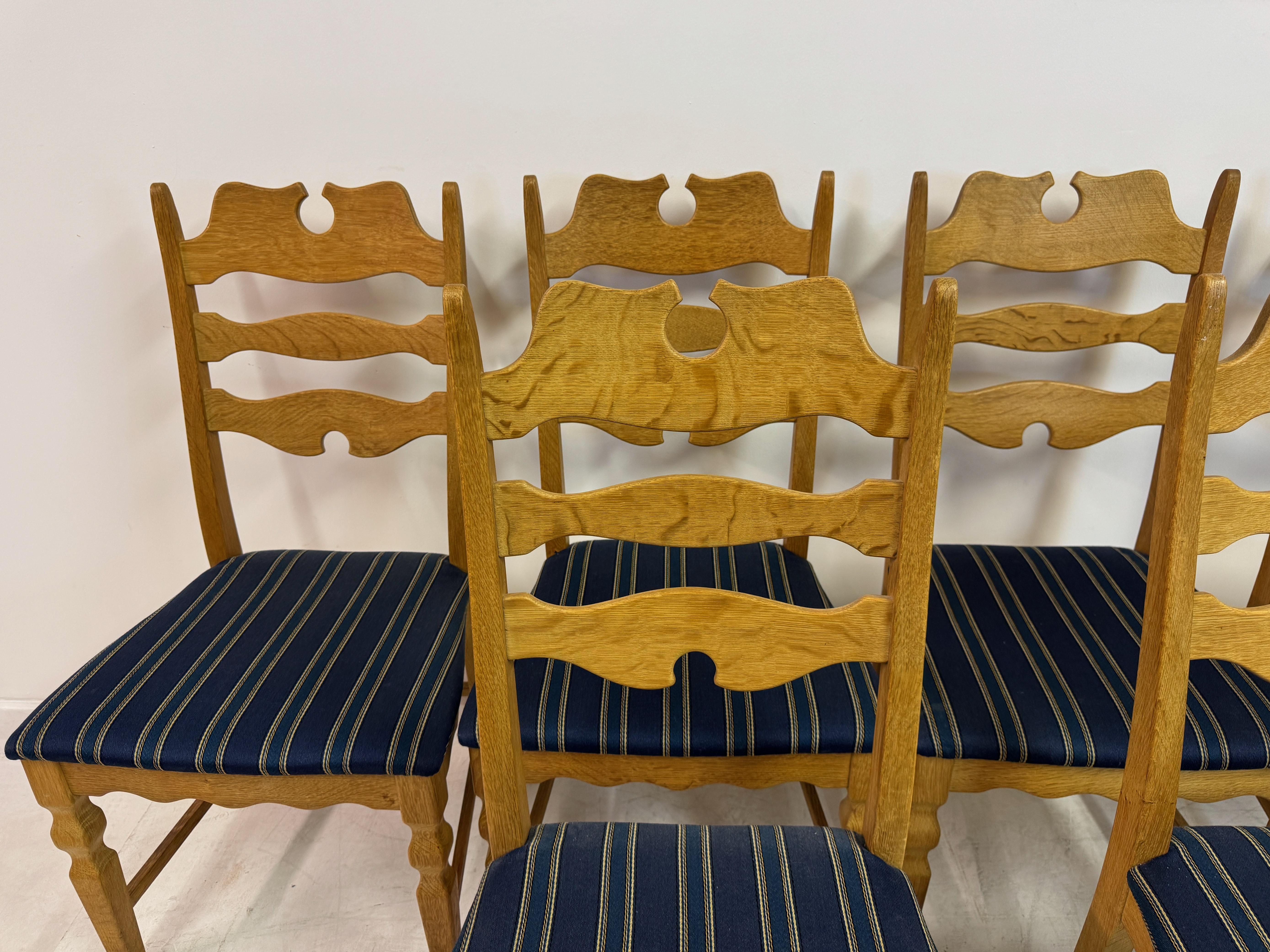 Set of Six “Razorblade” Dining Chairs by Henning Kjaernulf, Oak, 1960s In condizioni buone in vendita a London, London